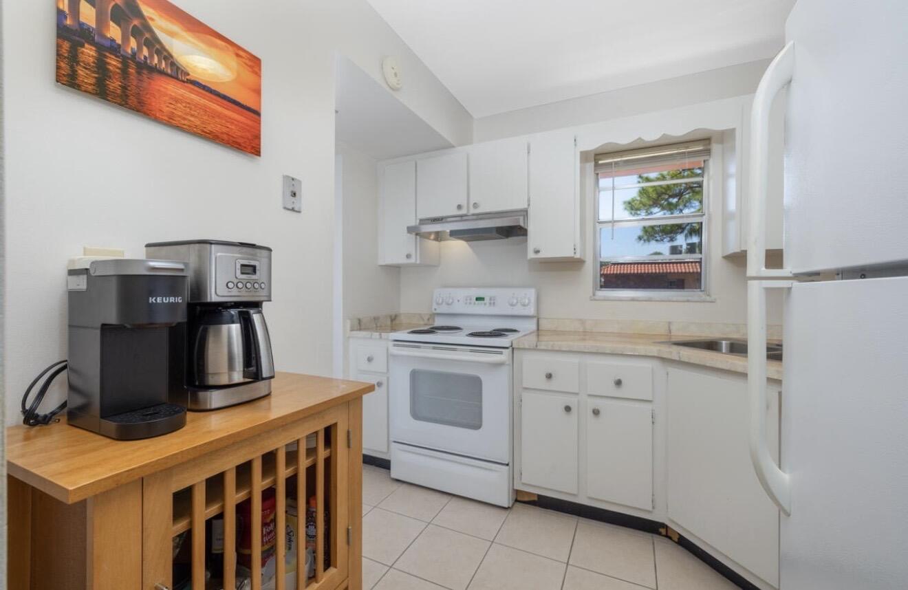 1943 SW Palm City Road I