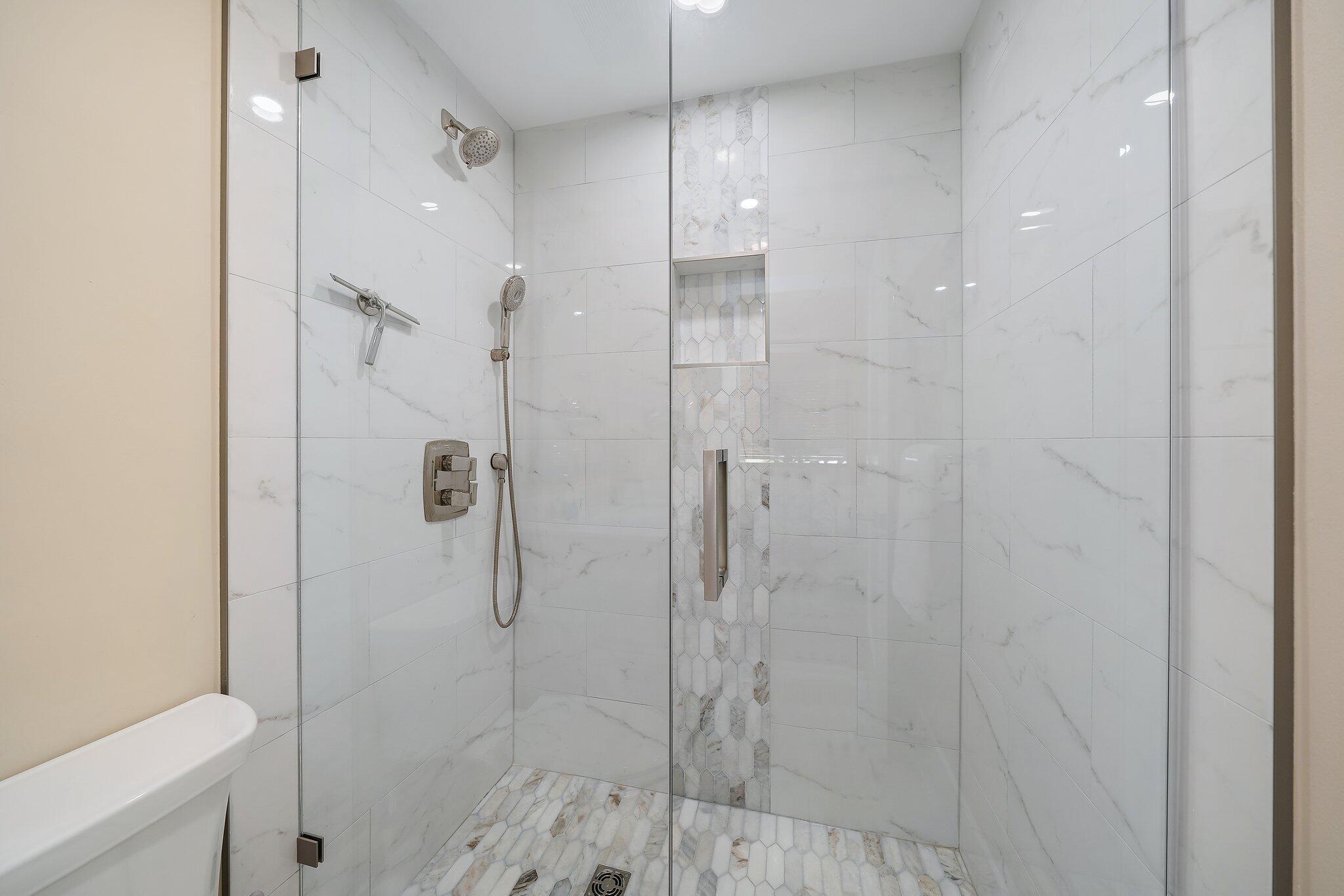 Club Cottages - Residential Lease