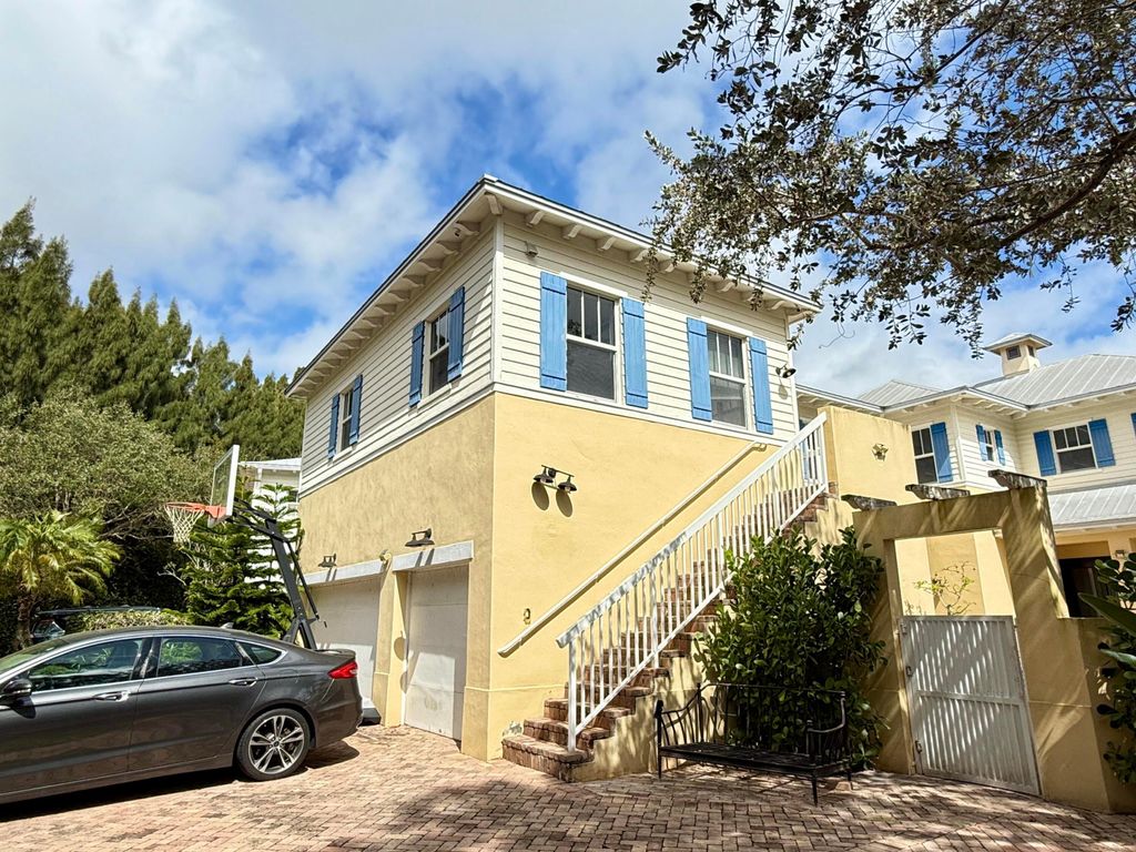 Photo of 200 W Bay Cedar Circle, Jupiter, FL 33458 (MLS # R11168900)
