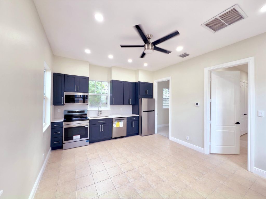 Photo of 200 W Bay Cedar Circle, Jupiter, FL 33458 (MLS # R11168900)