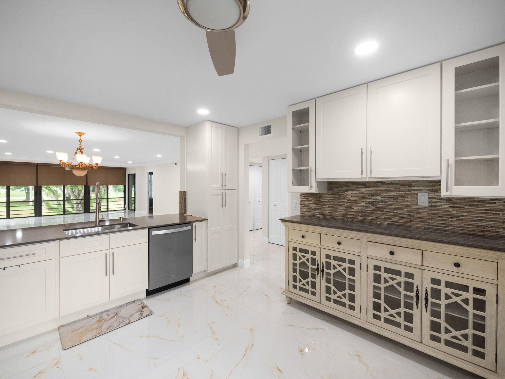 5547 Fairway Park Drive 203