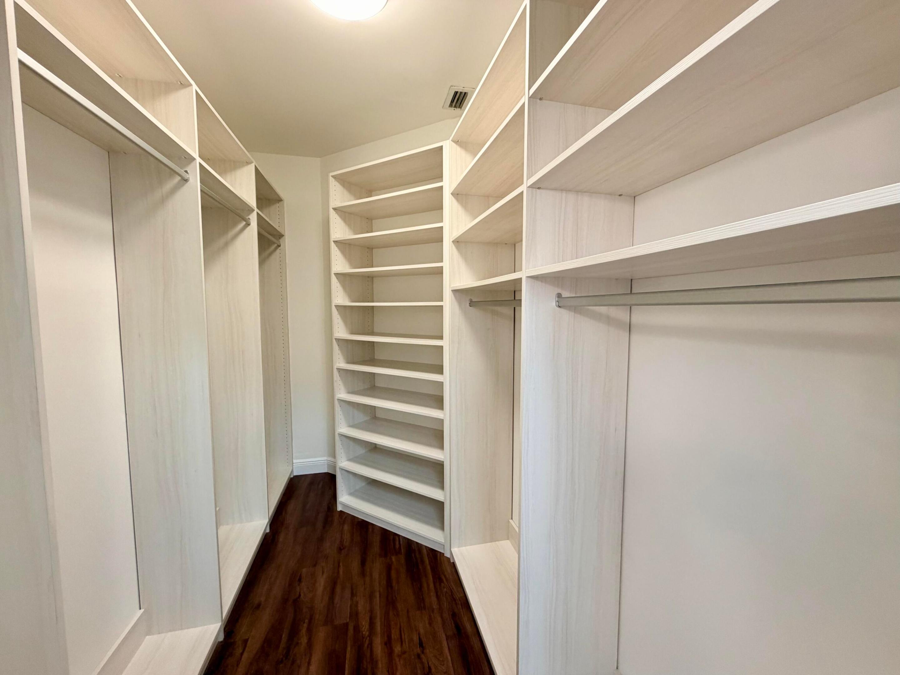 PARKLAND LAKES - Residential Lease