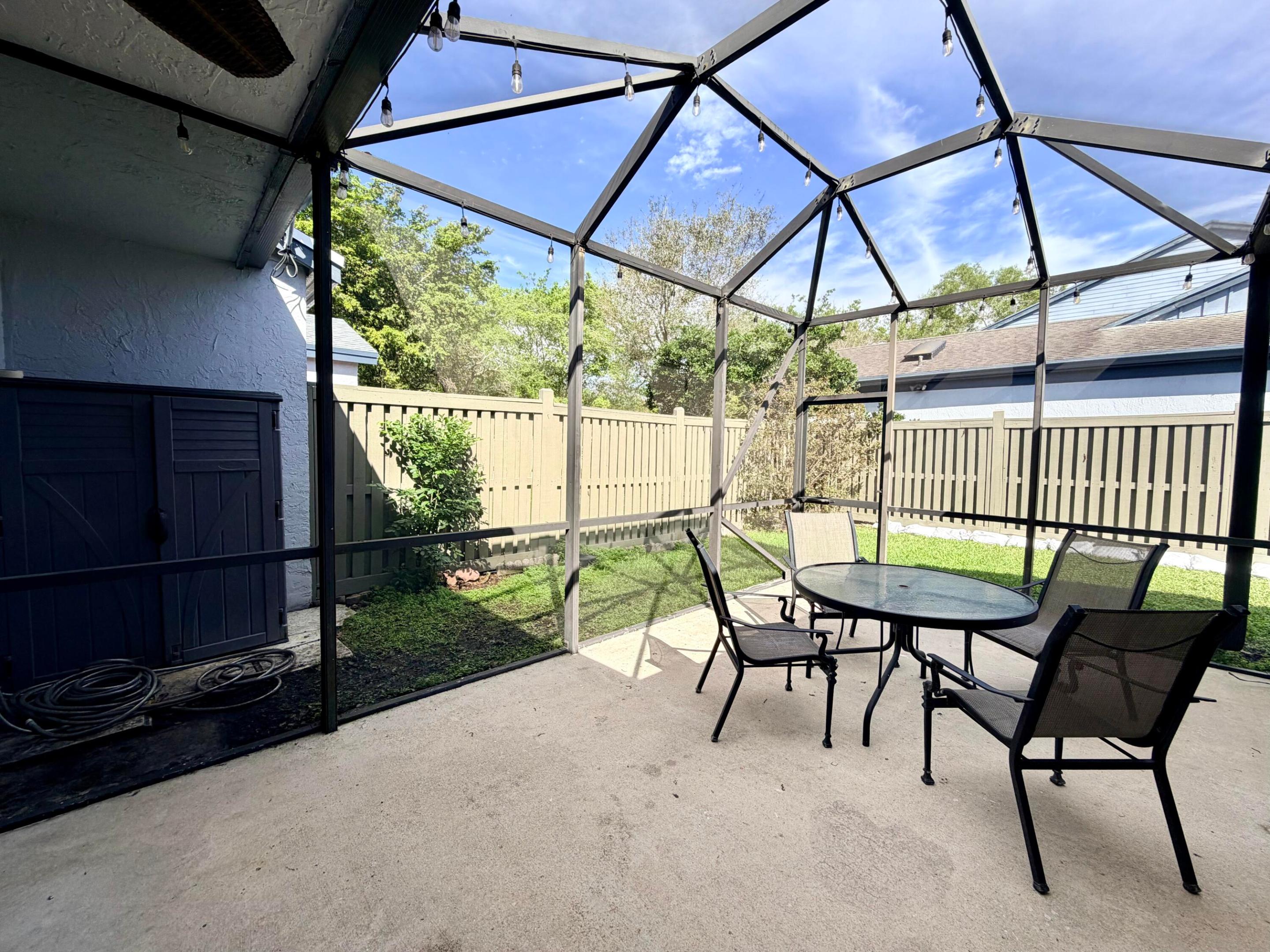 PARKLAND LAKES - Residential Lease