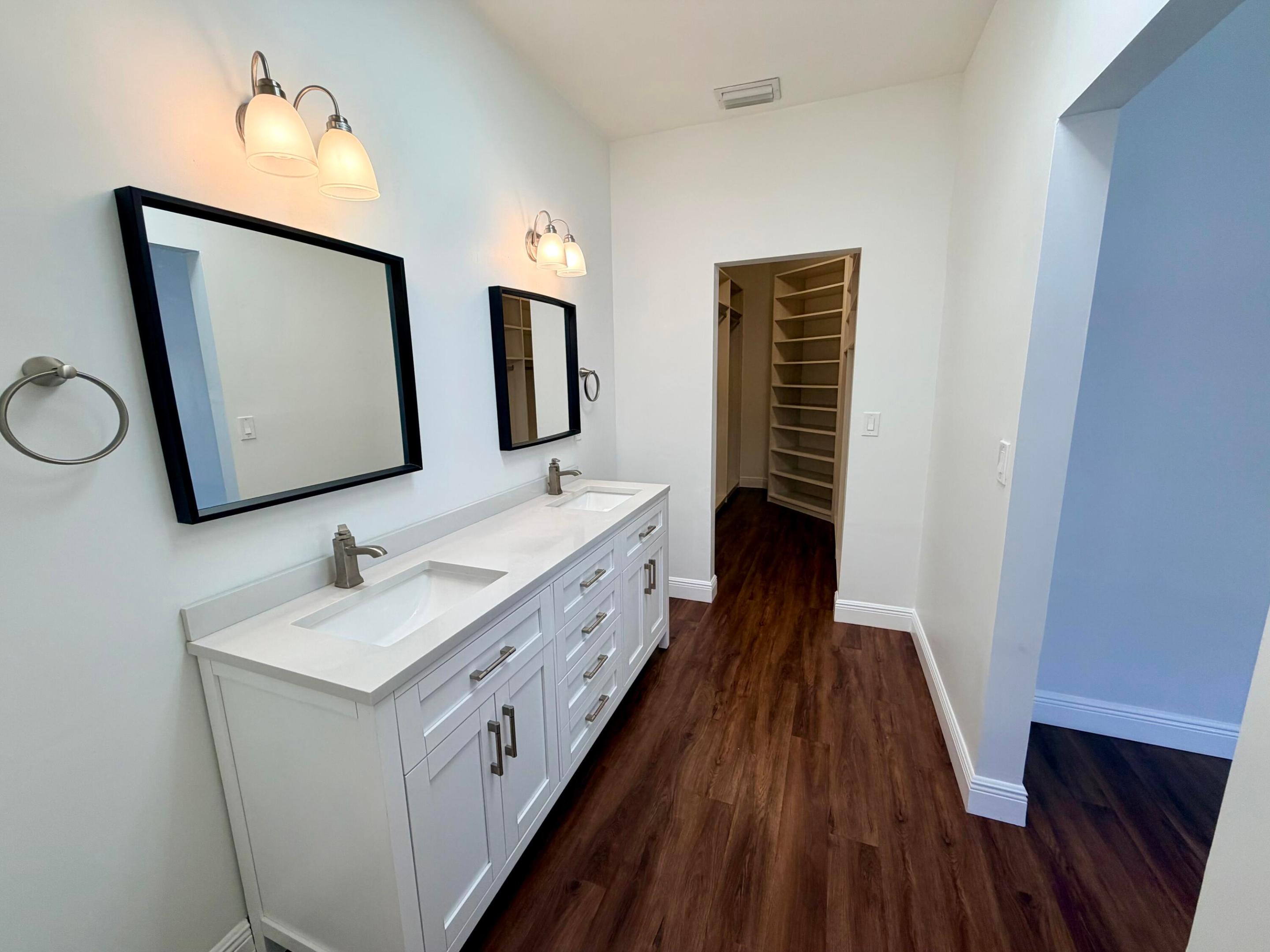 PARKLAND LAKES - Residential Lease