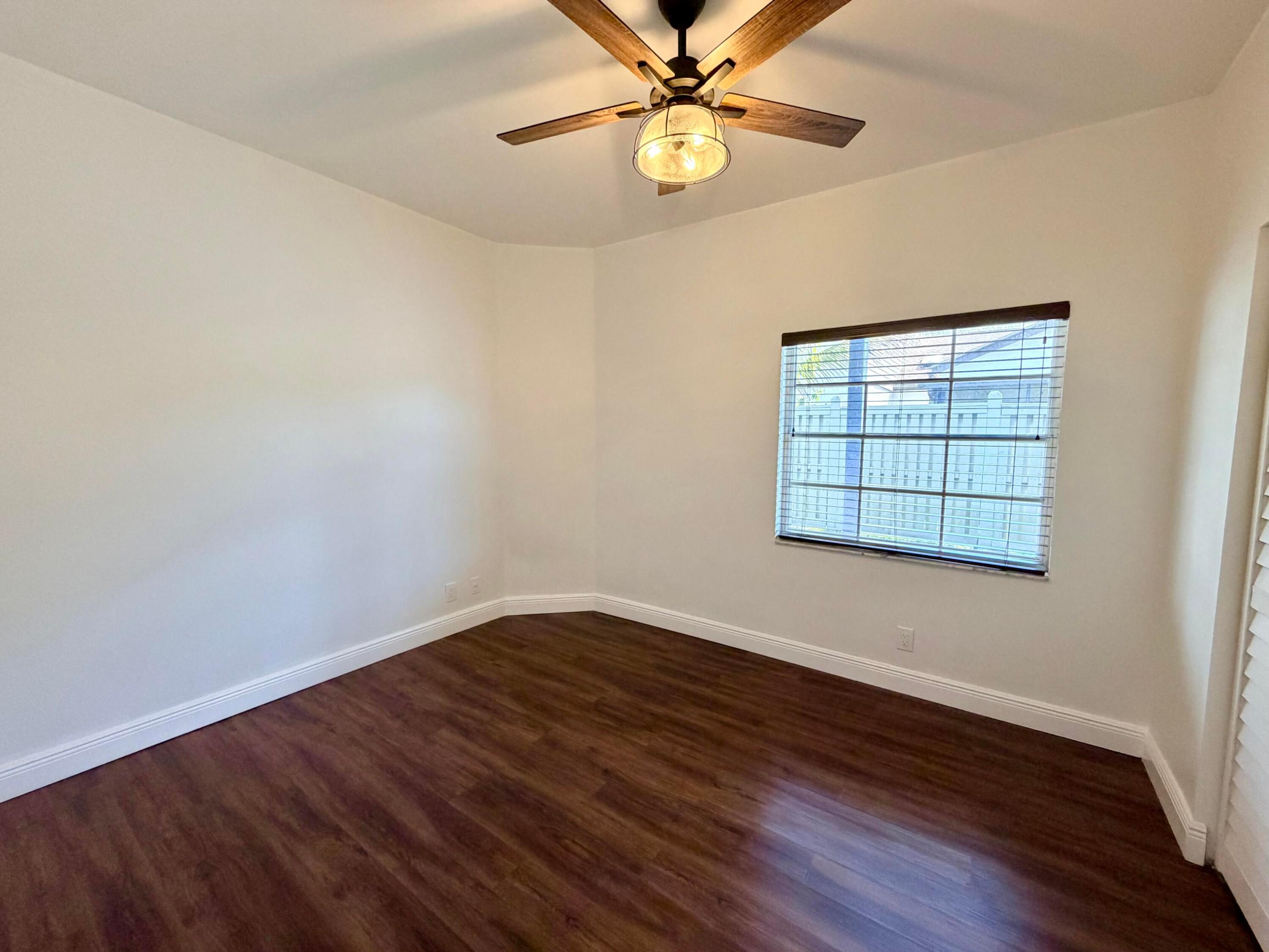 PARKLAND LAKES - Residential Lease