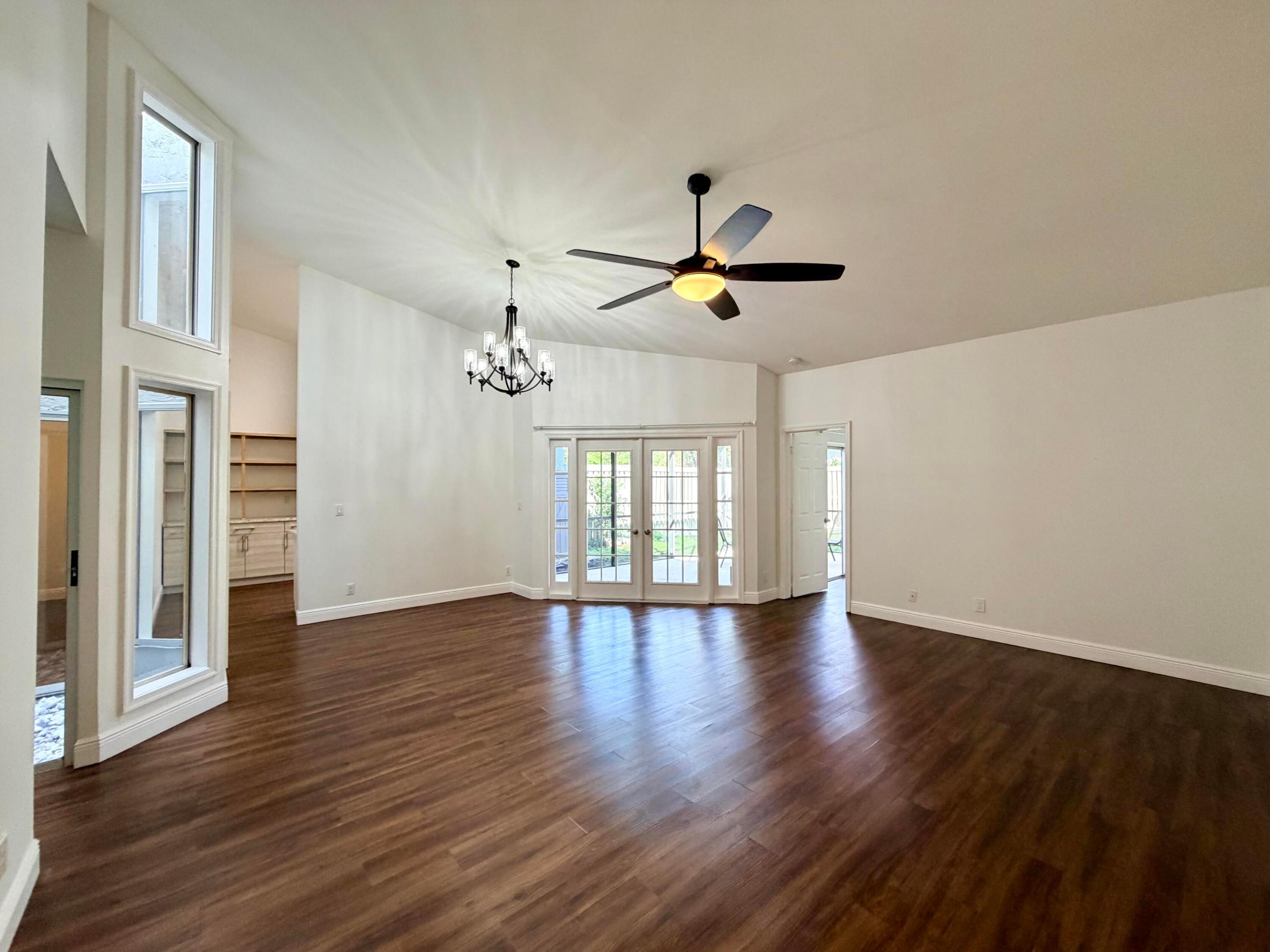 PARKLAND LAKES - Residential Lease