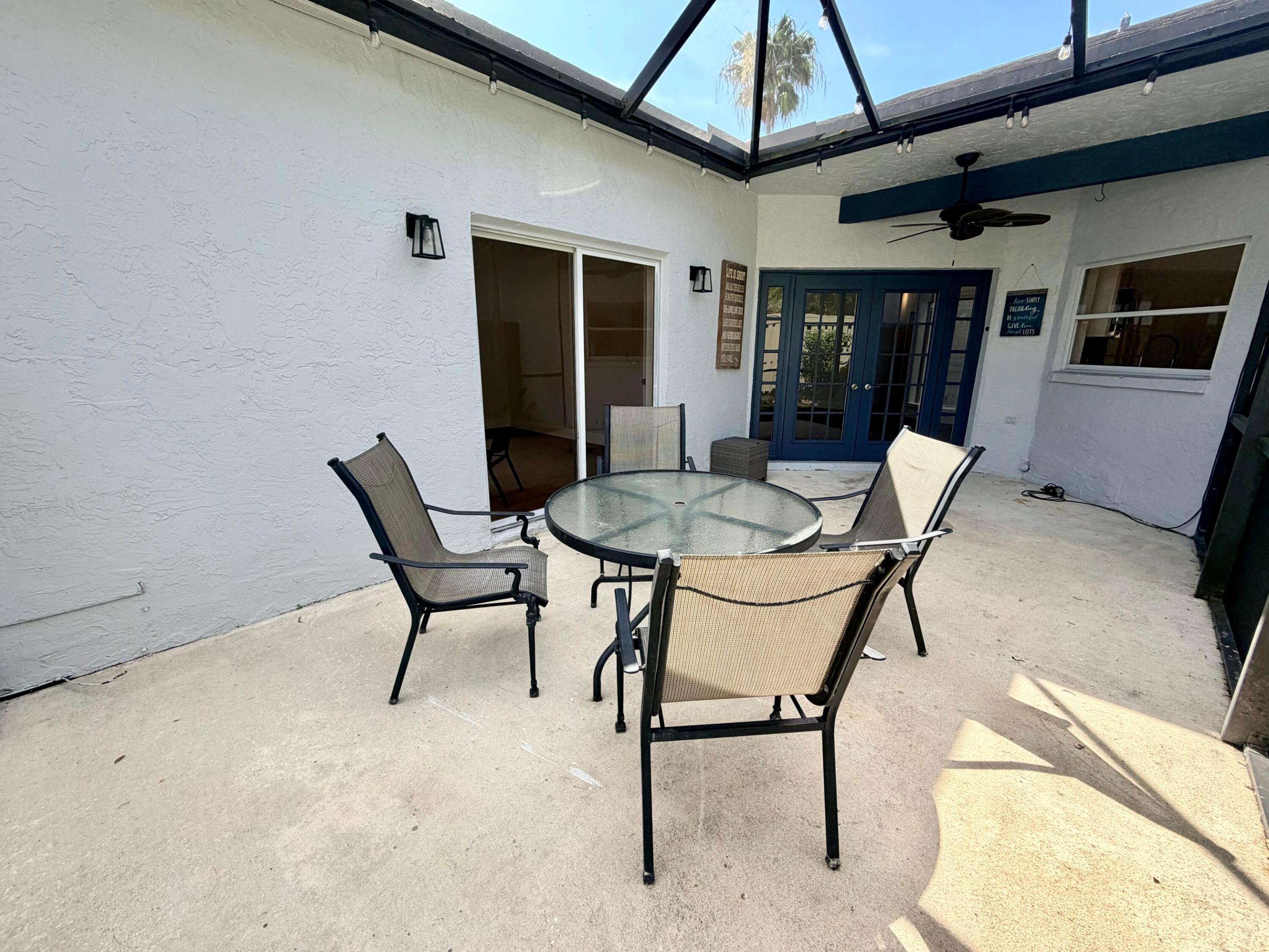 PARKLAND LAKES - Residential Lease