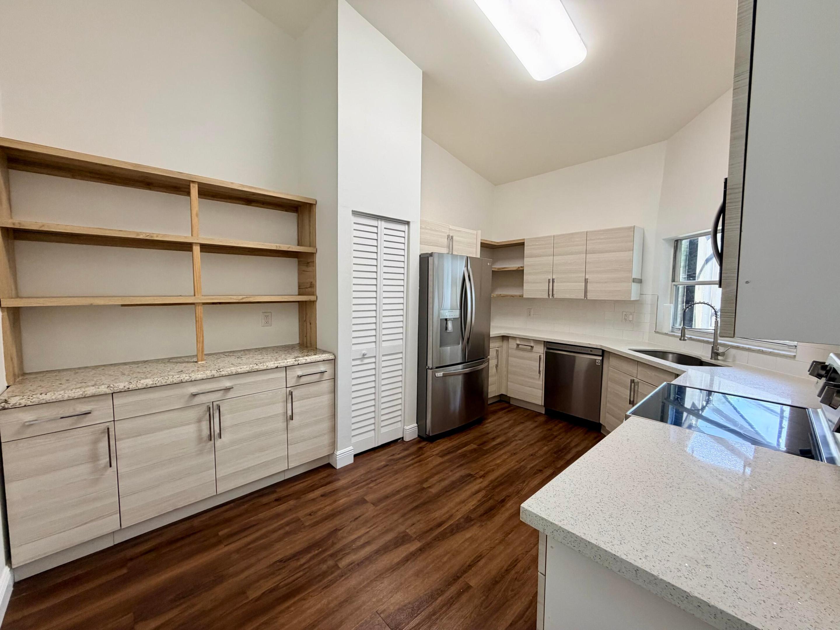 PARKLAND LAKES - Residential Lease