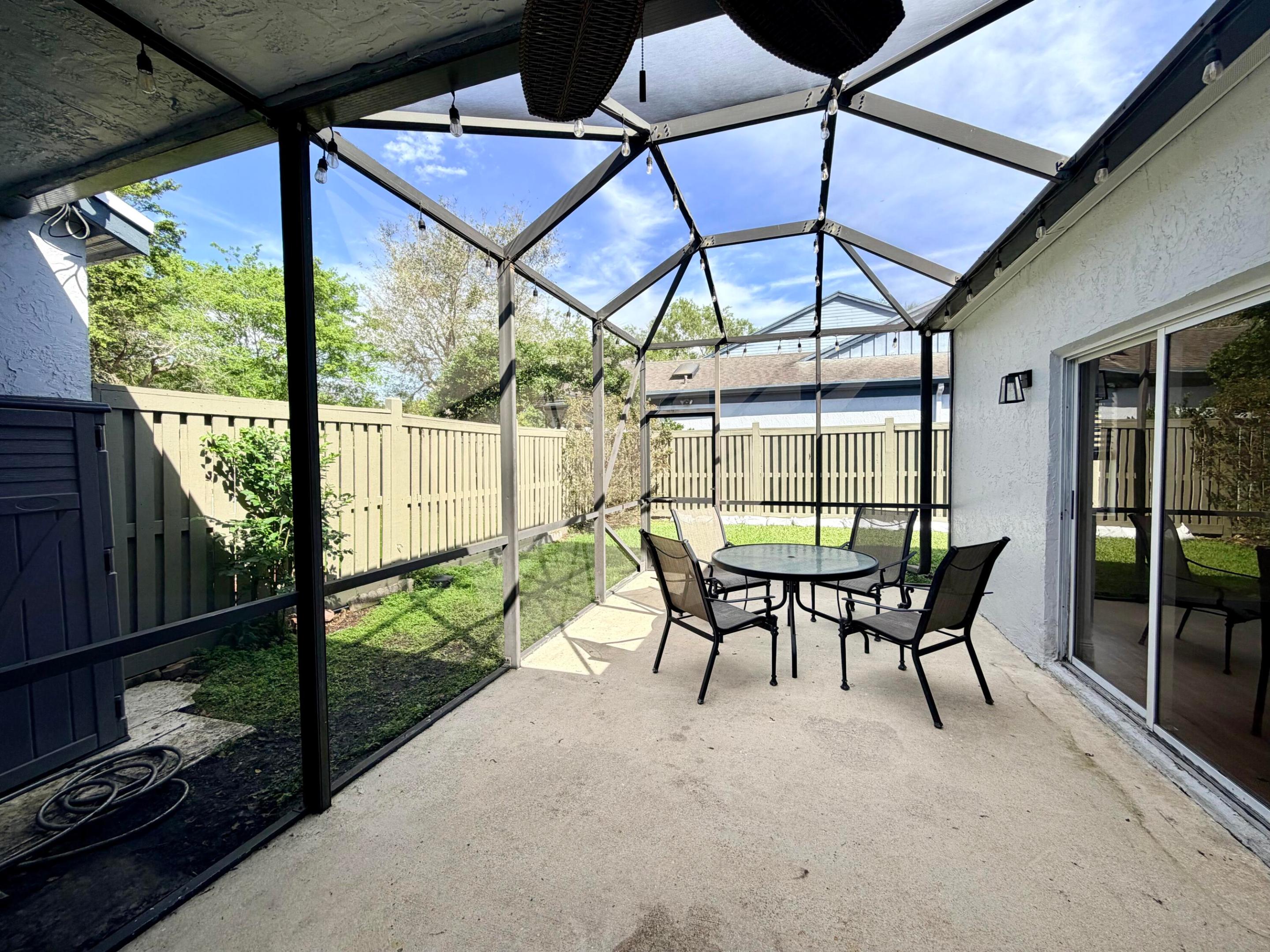 PARKLAND LAKES - Residential Lease