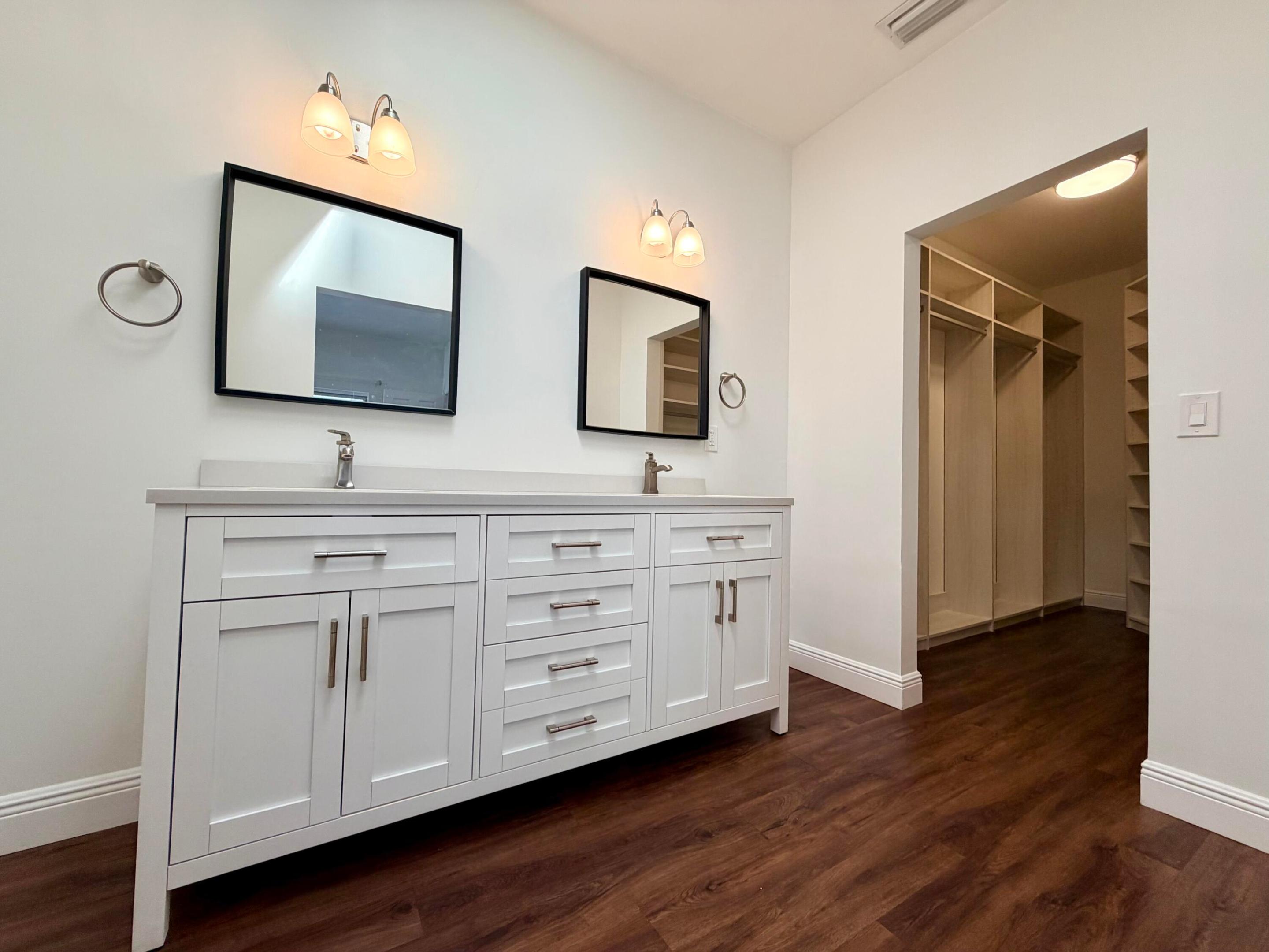 PARKLAND LAKES - Residential Lease