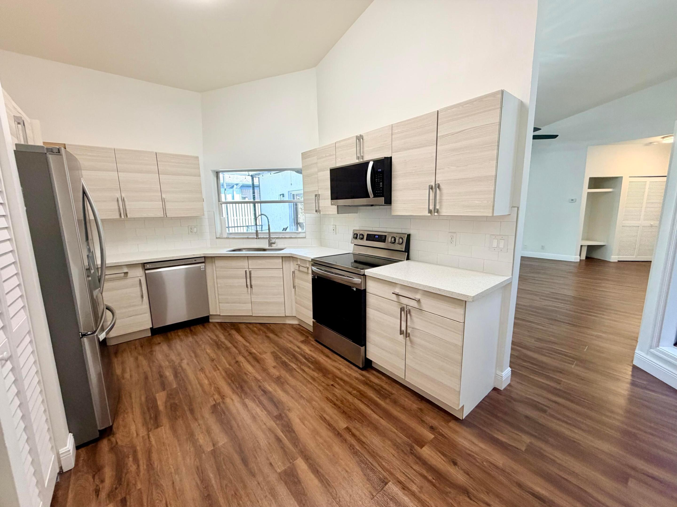 PARKLAND LAKES - Residential Lease