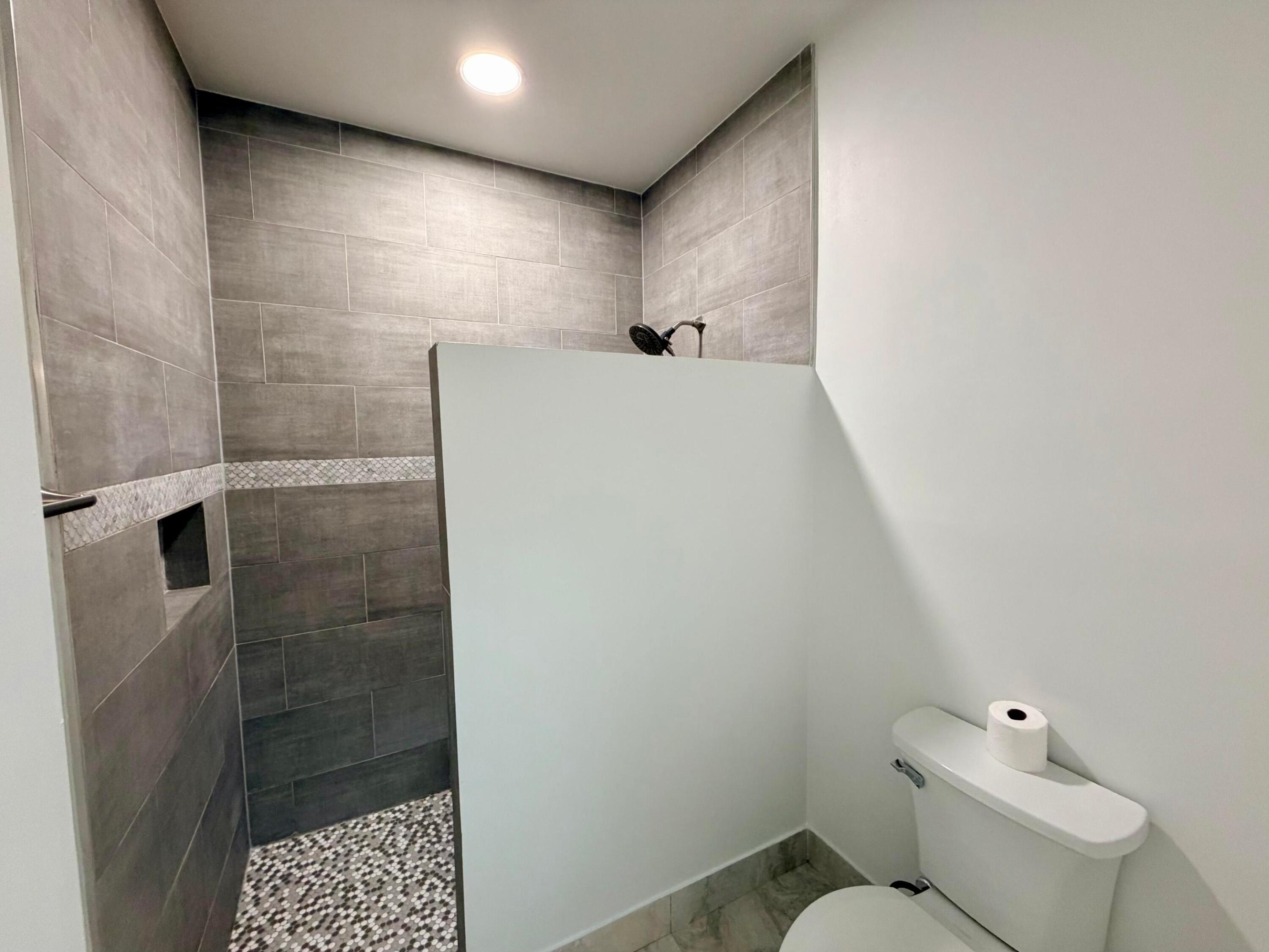 PARKLAND LAKES - Residential Lease