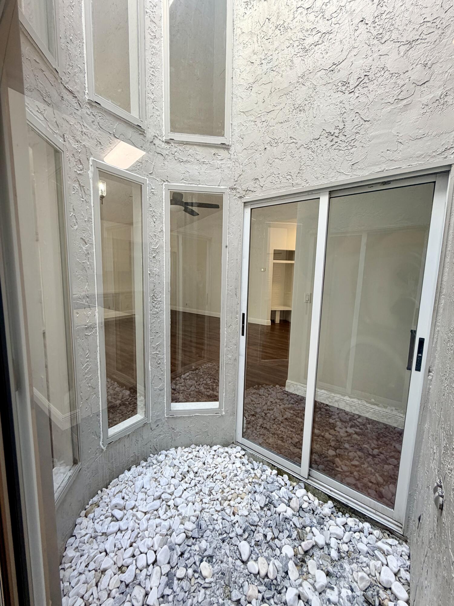 PARKLAND LAKES - Residential Lease