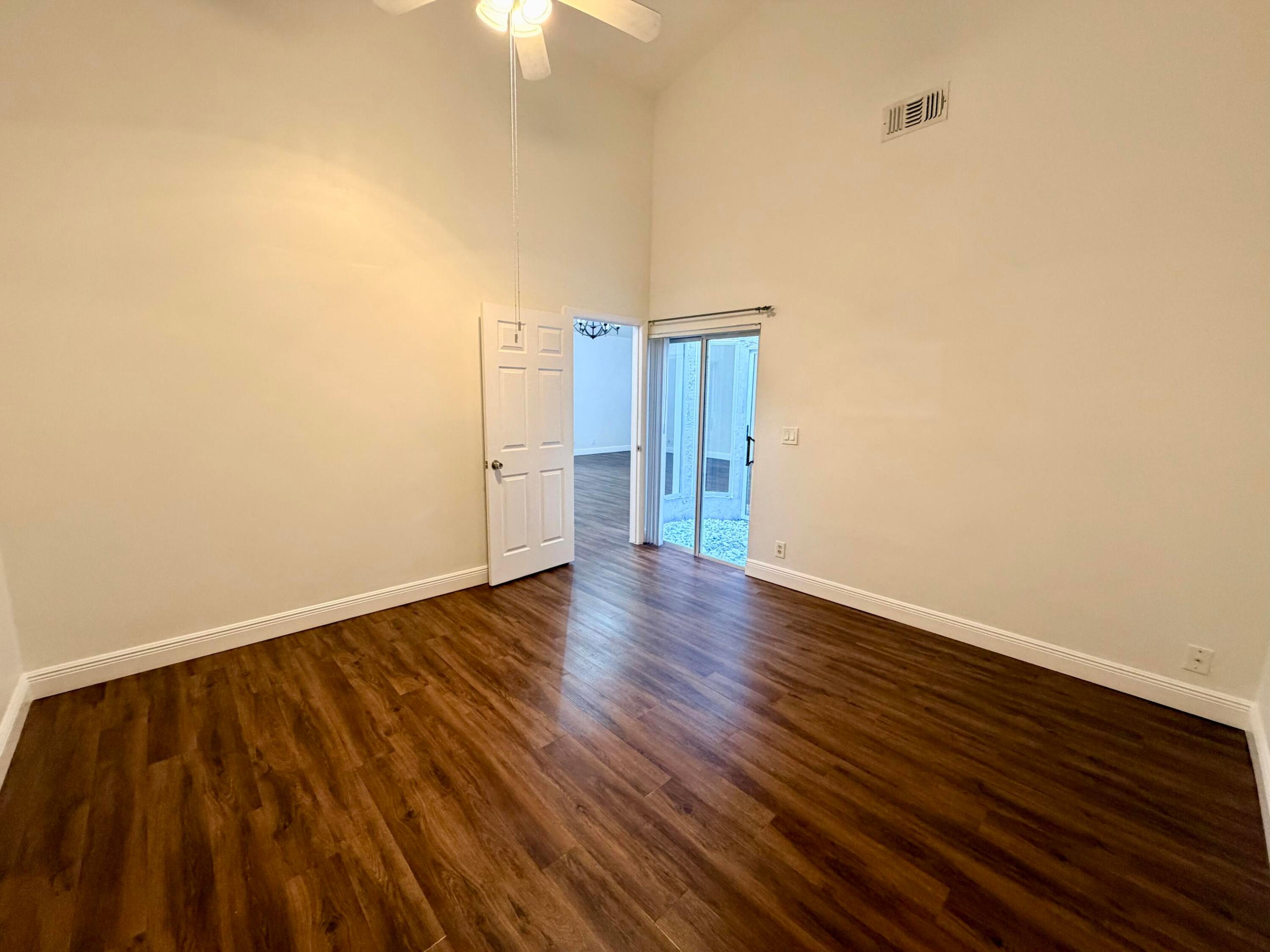 PARKLAND LAKES - Residential Lease