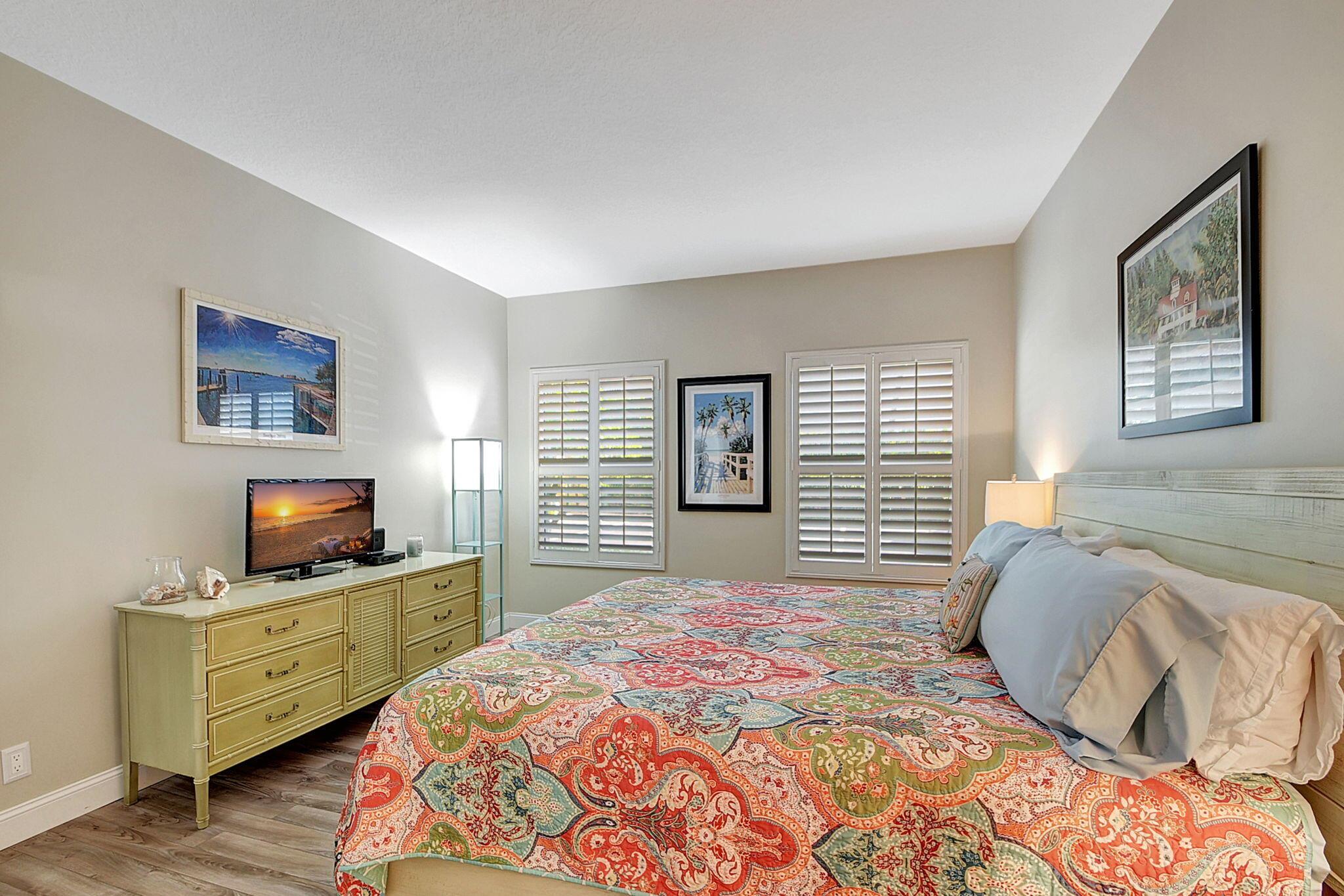 LA RENAISSANCE - Residential Lease