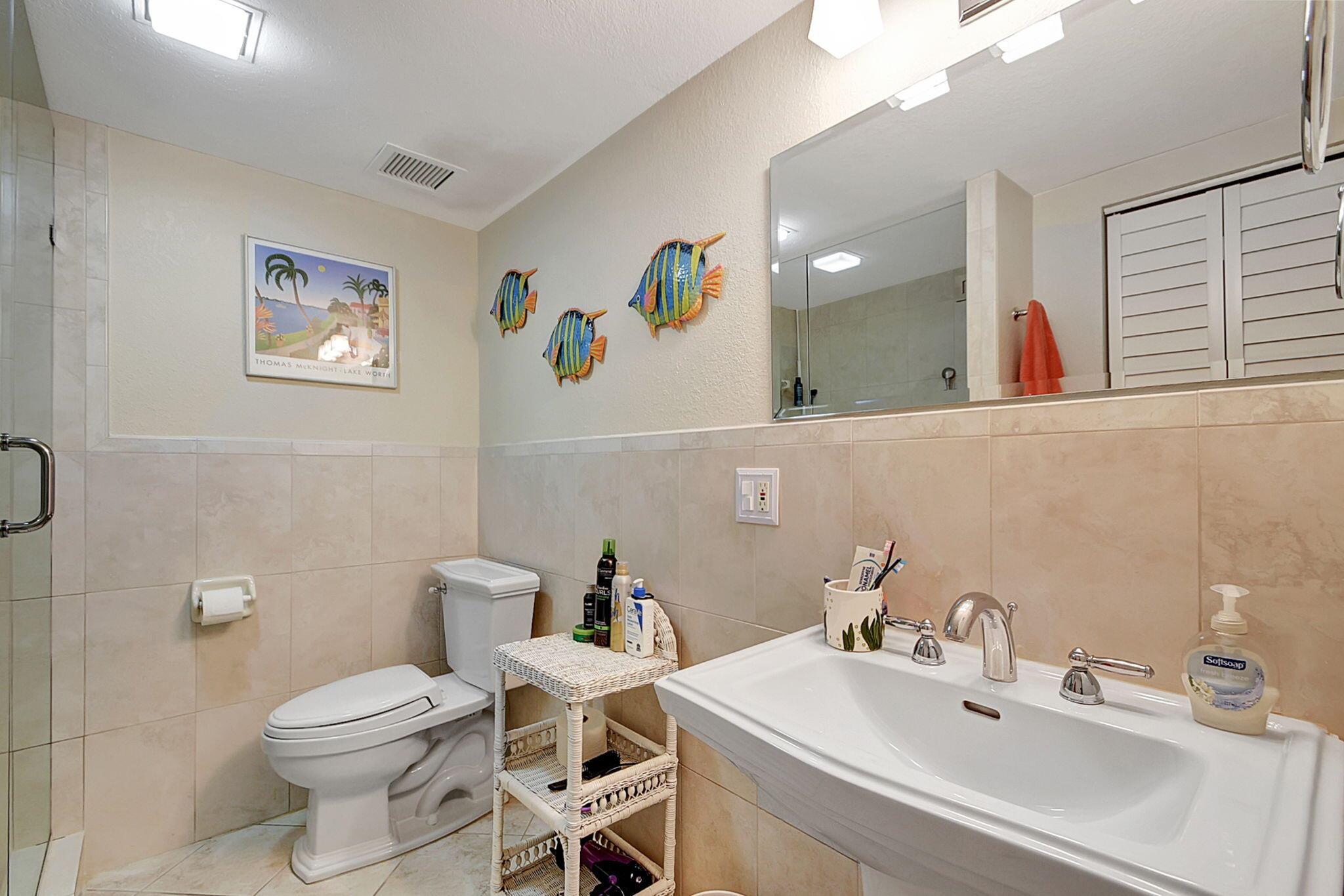 LA RENAISSANCE - Residential Lease