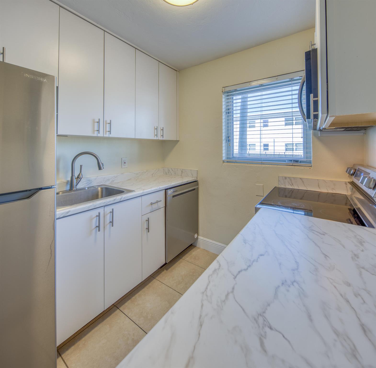 LAKE WORTH TOWN OF - Residential Lease