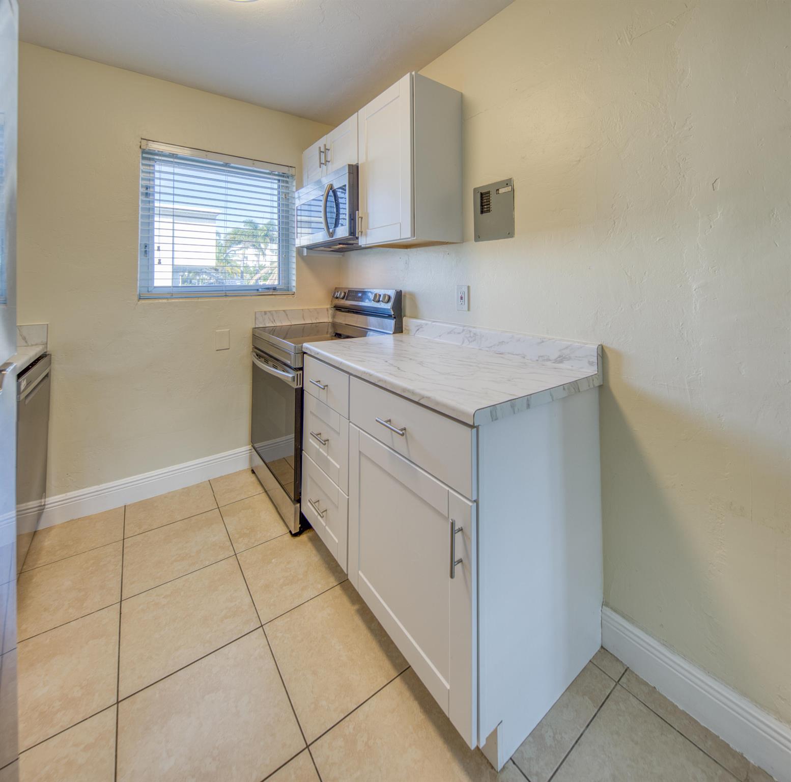 LAKE WORTH TOWN OF - Residential Lease