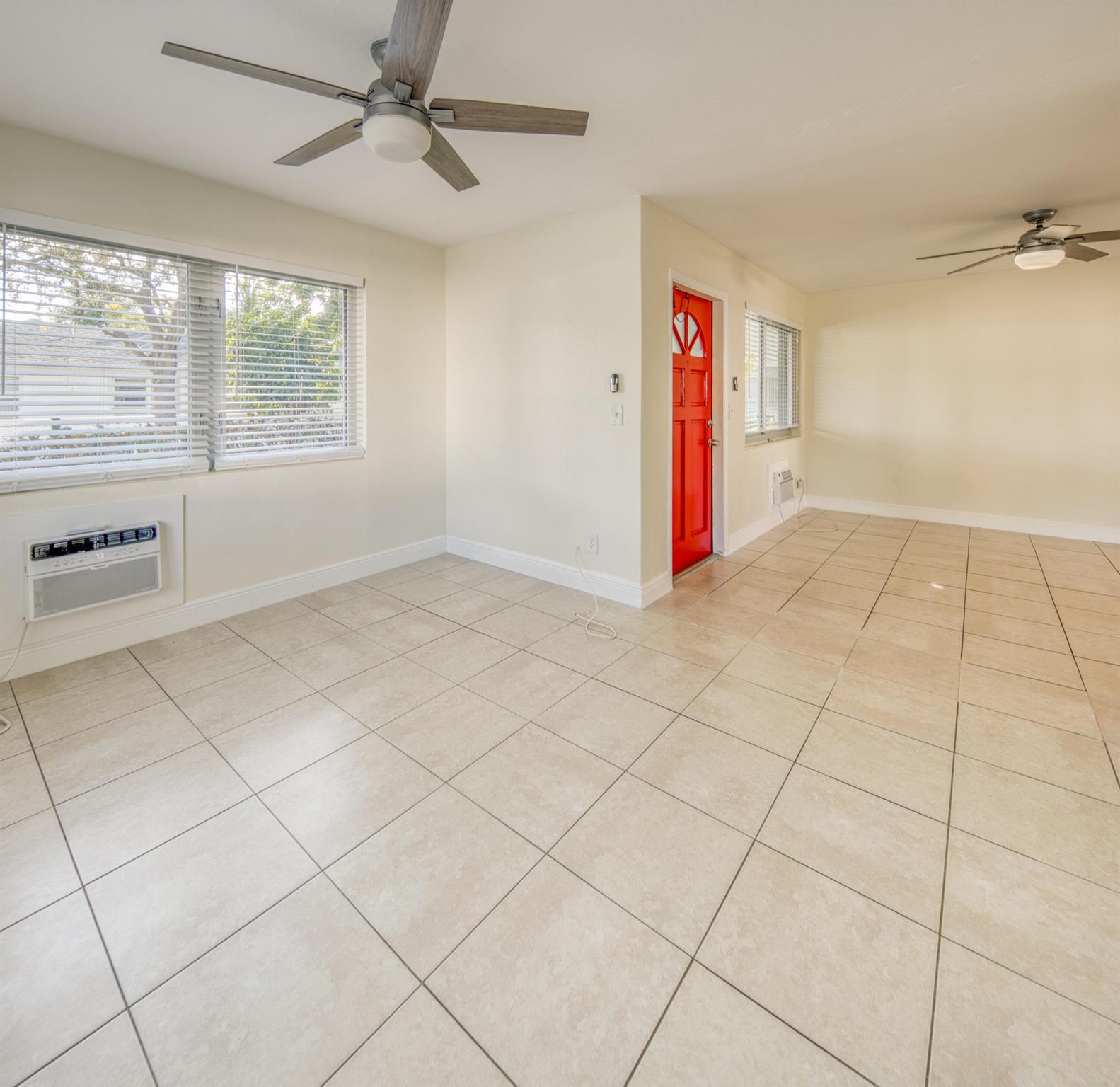 LAKE WORTH TOWN OF - Residential Lease