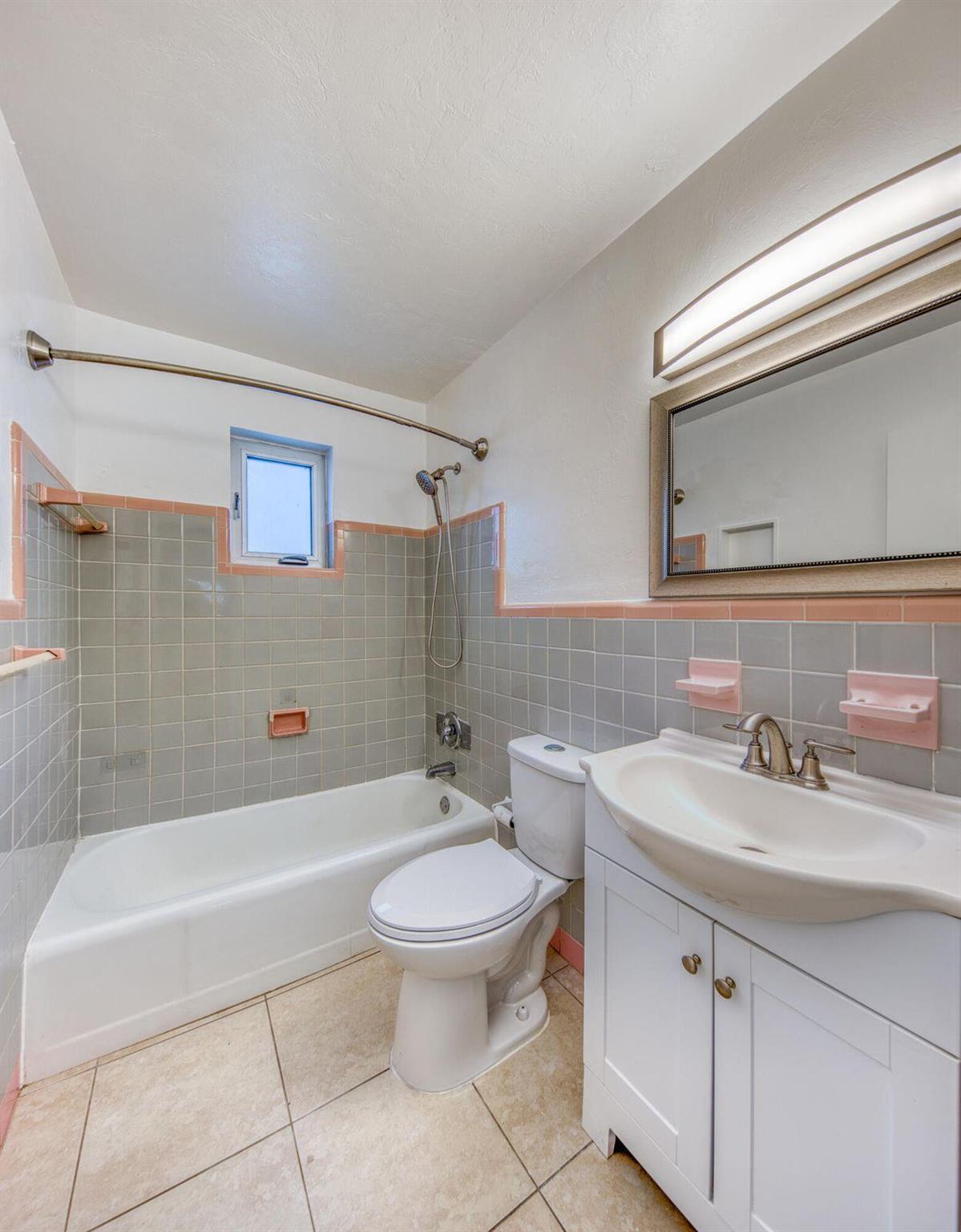 LAKE WORTH TOWN OF - Residential Lease