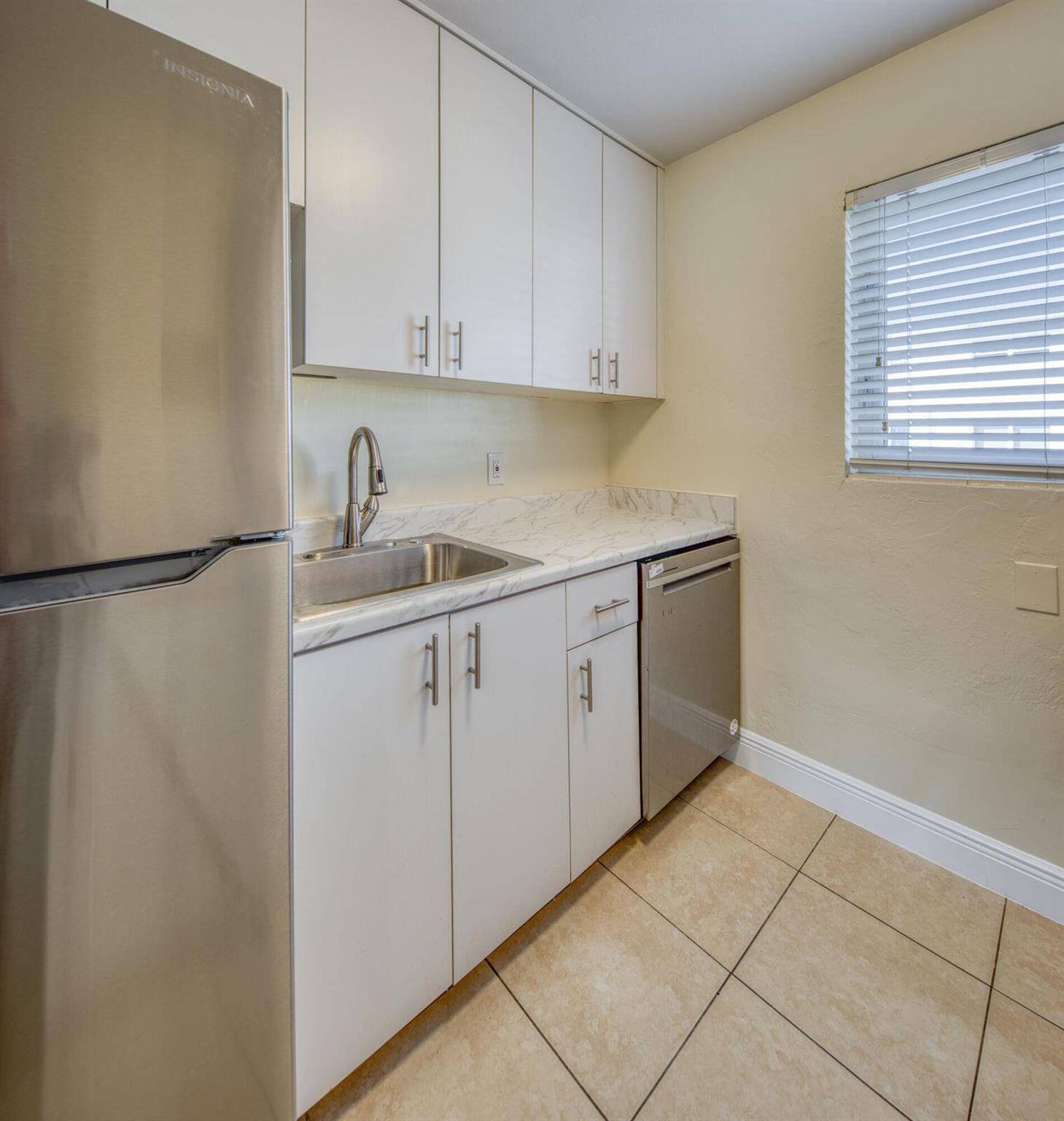 LAKE WORTH TOWN OF - Residential Lease