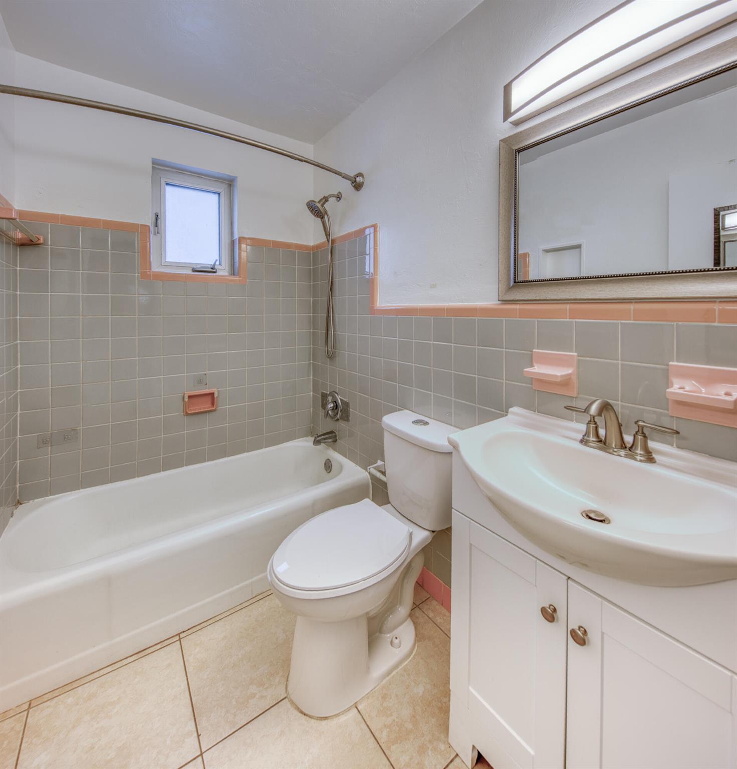 LAKE WORTH TOWN OF - Residential Lease