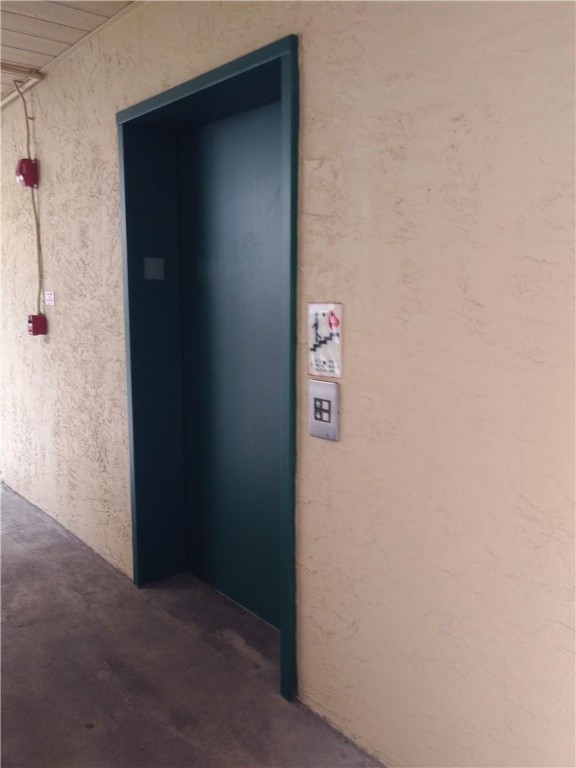 SAVANNAH AT RIVERSIDE - Residential