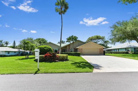 8222 SE Royal Street, Hobe Sound, FL MLS: R11078110