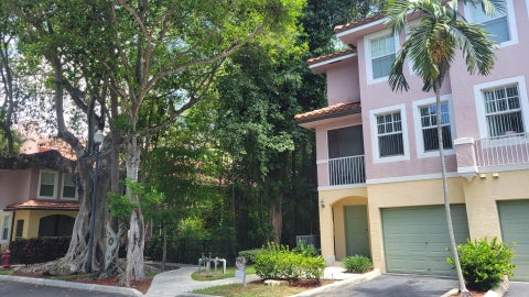 Tiny photo for 6920 W Sample Road, Coral Springs, FL 33067 (MLS # B26060276)