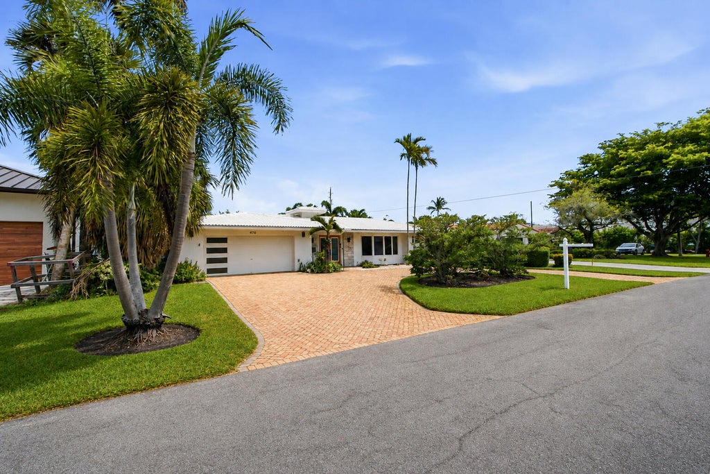 Photo of 4710 NE 27TH Avenue, Fort Lauderdale, FL 33308 (MLS # B26072234)