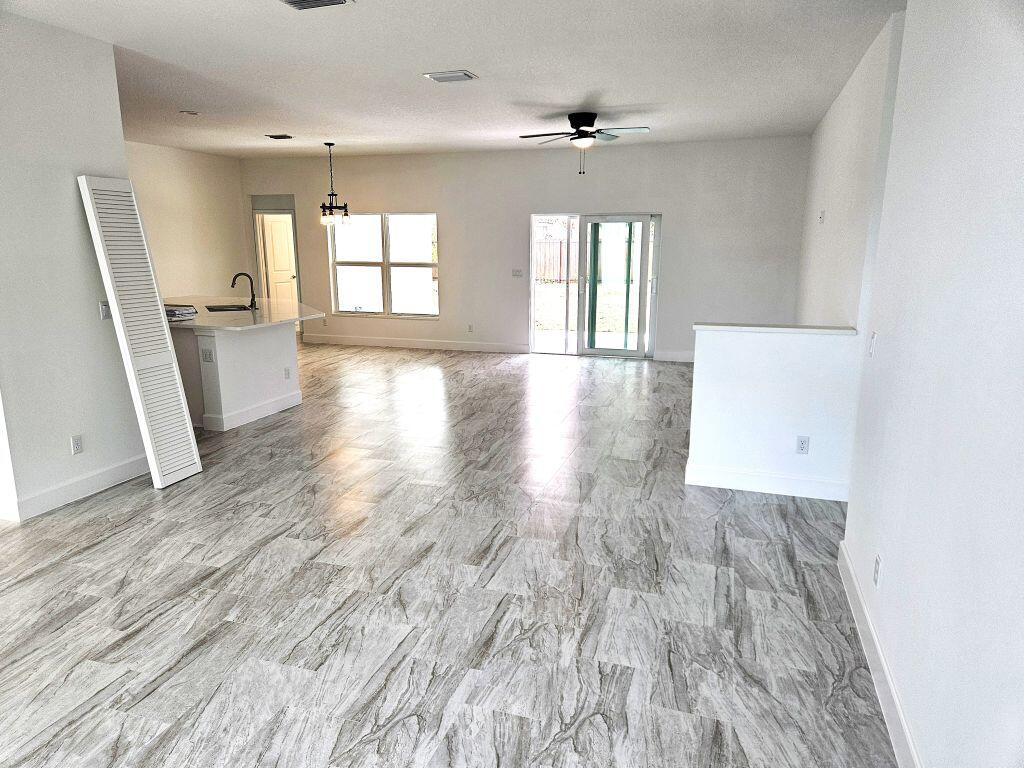 PORT ST LUCIE SECTION 21 - Residential