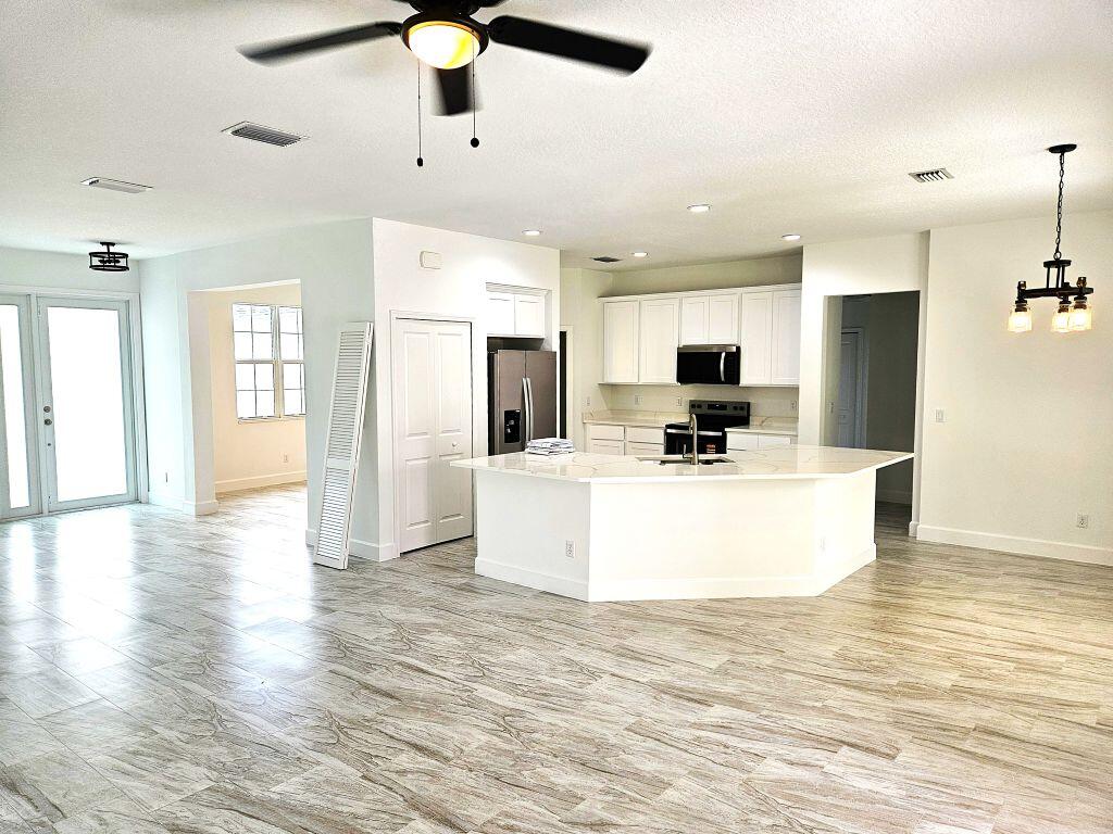 PORT ST LUCIE SECTION 21 - Residential