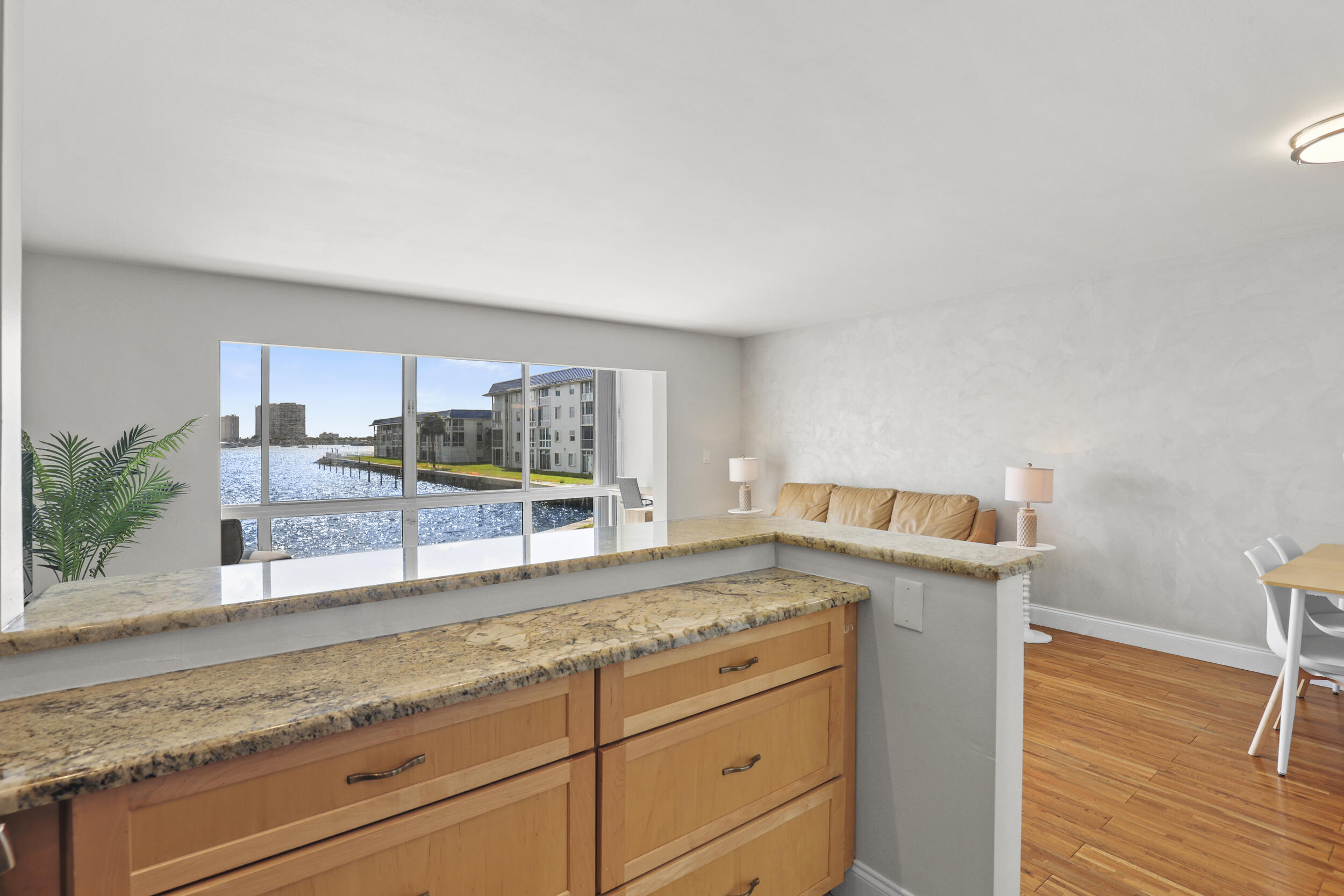 WILSHIRE NORTH CONDOS - Residential Lease