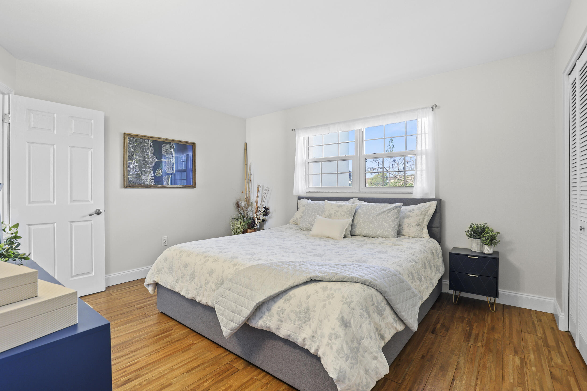 WILSHIRE NORTH CONDOS - Residential Lease