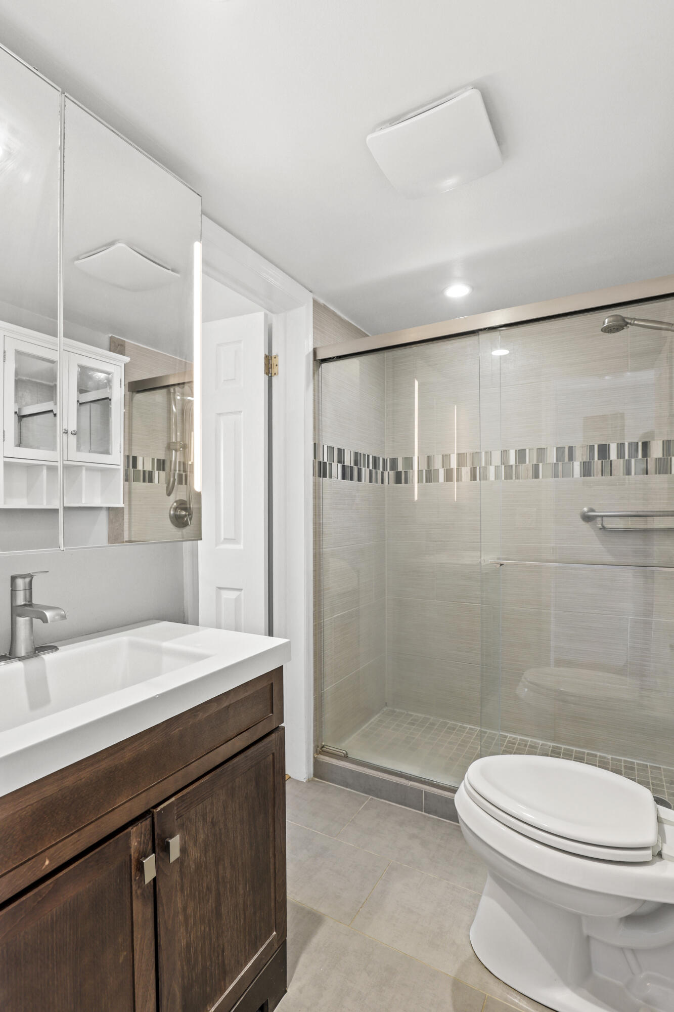WILSHIRE NORTH CONDOS - Residential Lease