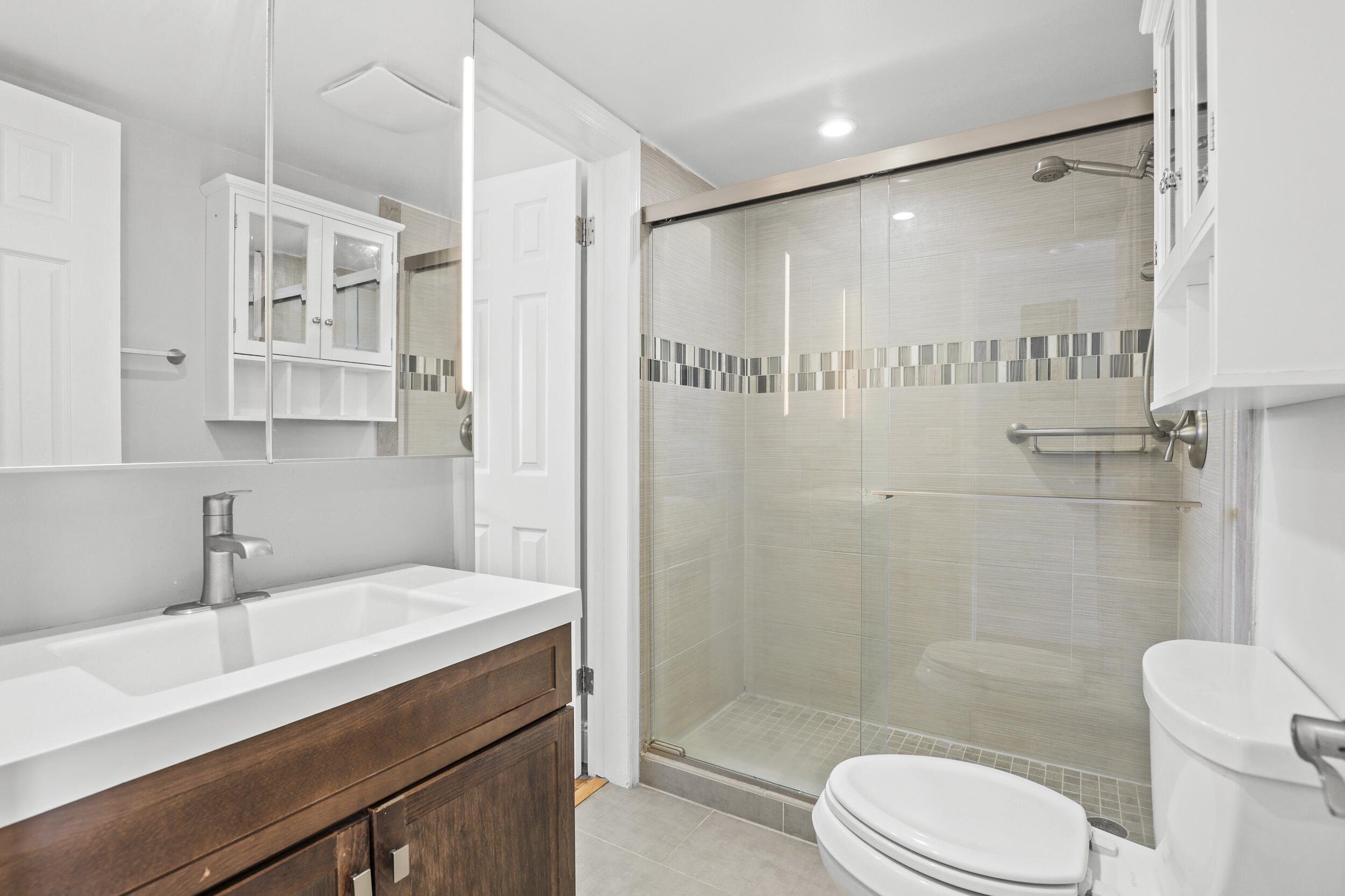 WILSHIRE NORTH CONDOS - Residential Lease