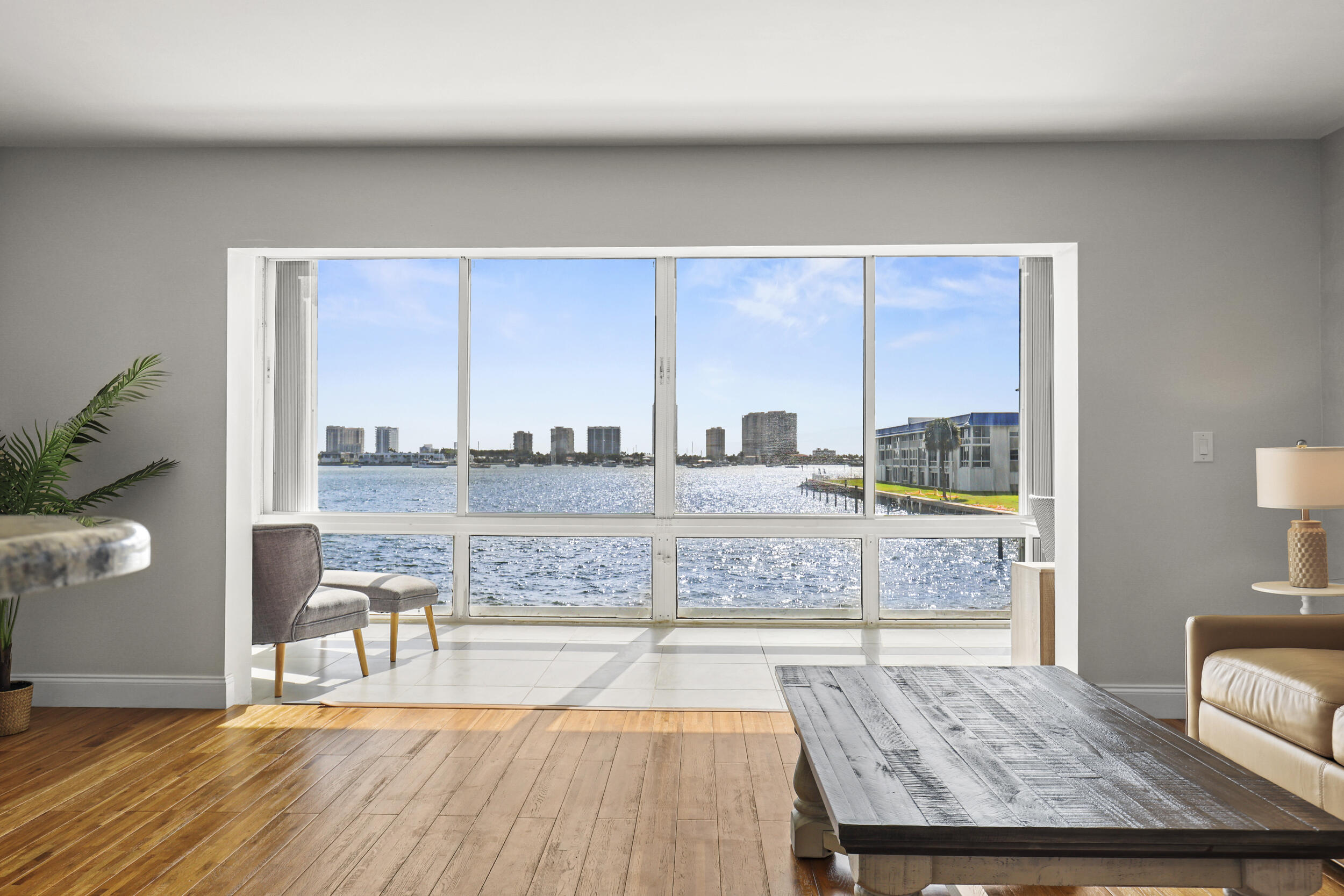 WILSHIRE NORTH CONDOS - Residential Lease