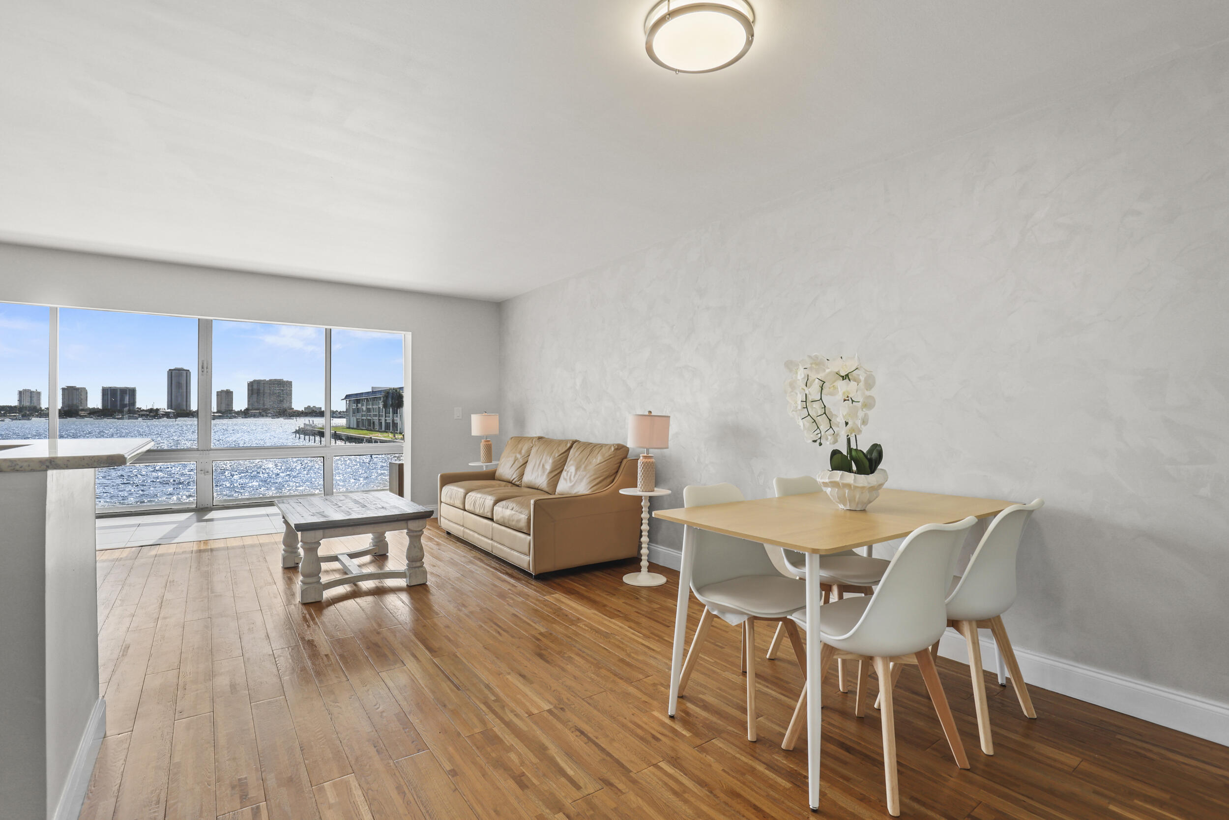 WILSHIRE NORTH CONDOS - Residential Lease