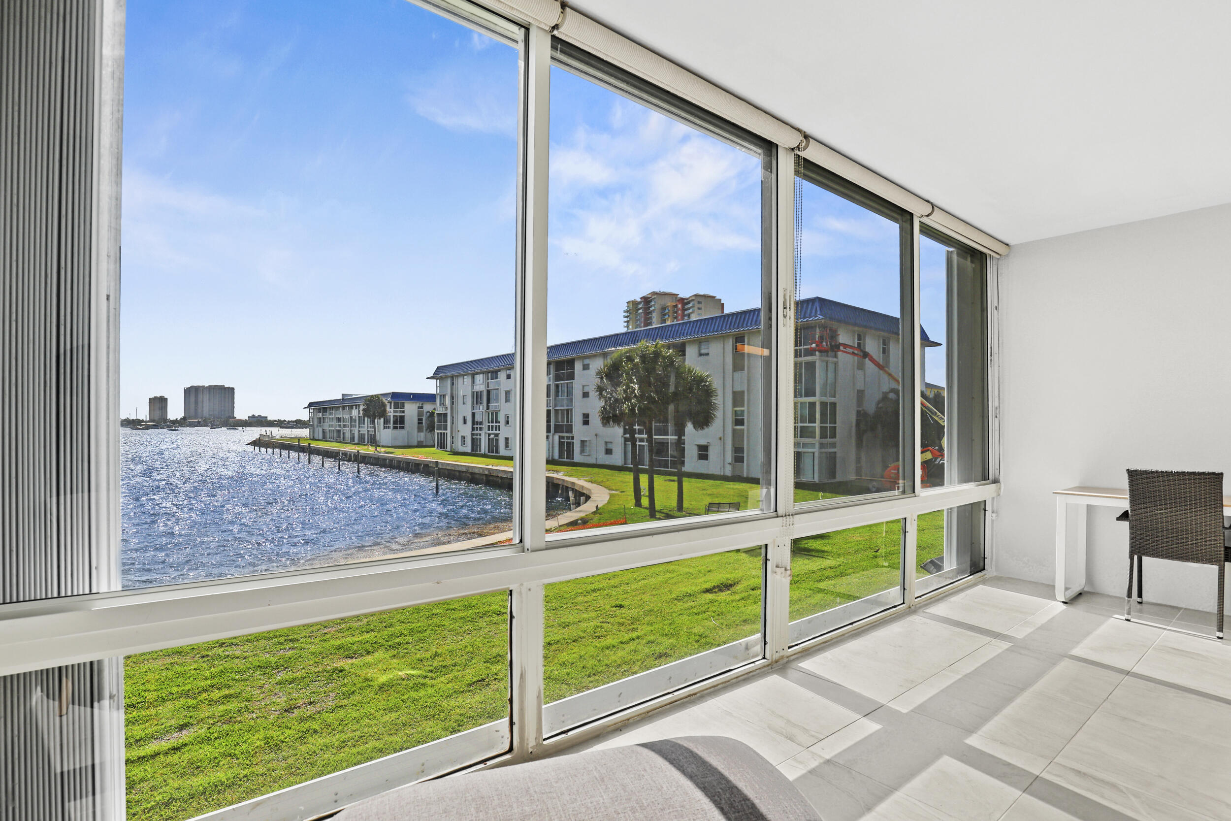 WILSHIRE NORTH CONDOS - Residential Lease