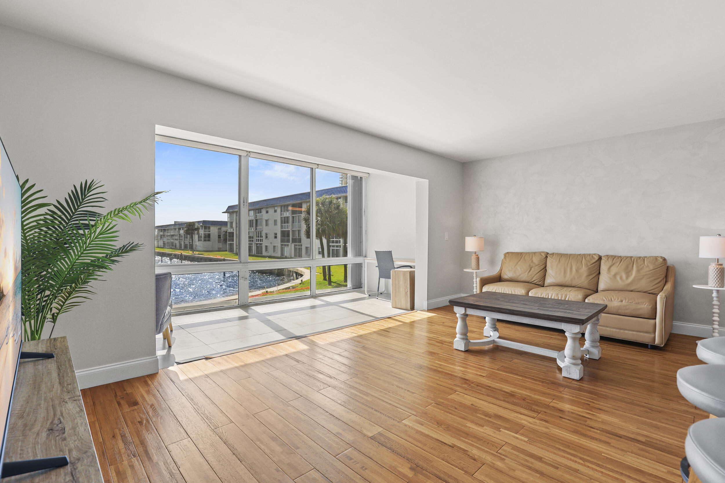 WILSHIRE NORTH CONDOS - Residential Lease