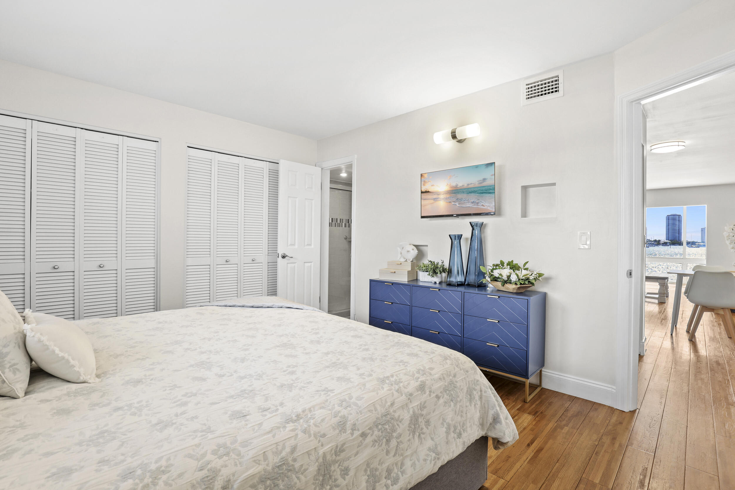 WILSHIRE NORTH CONDOS - Residential Lease