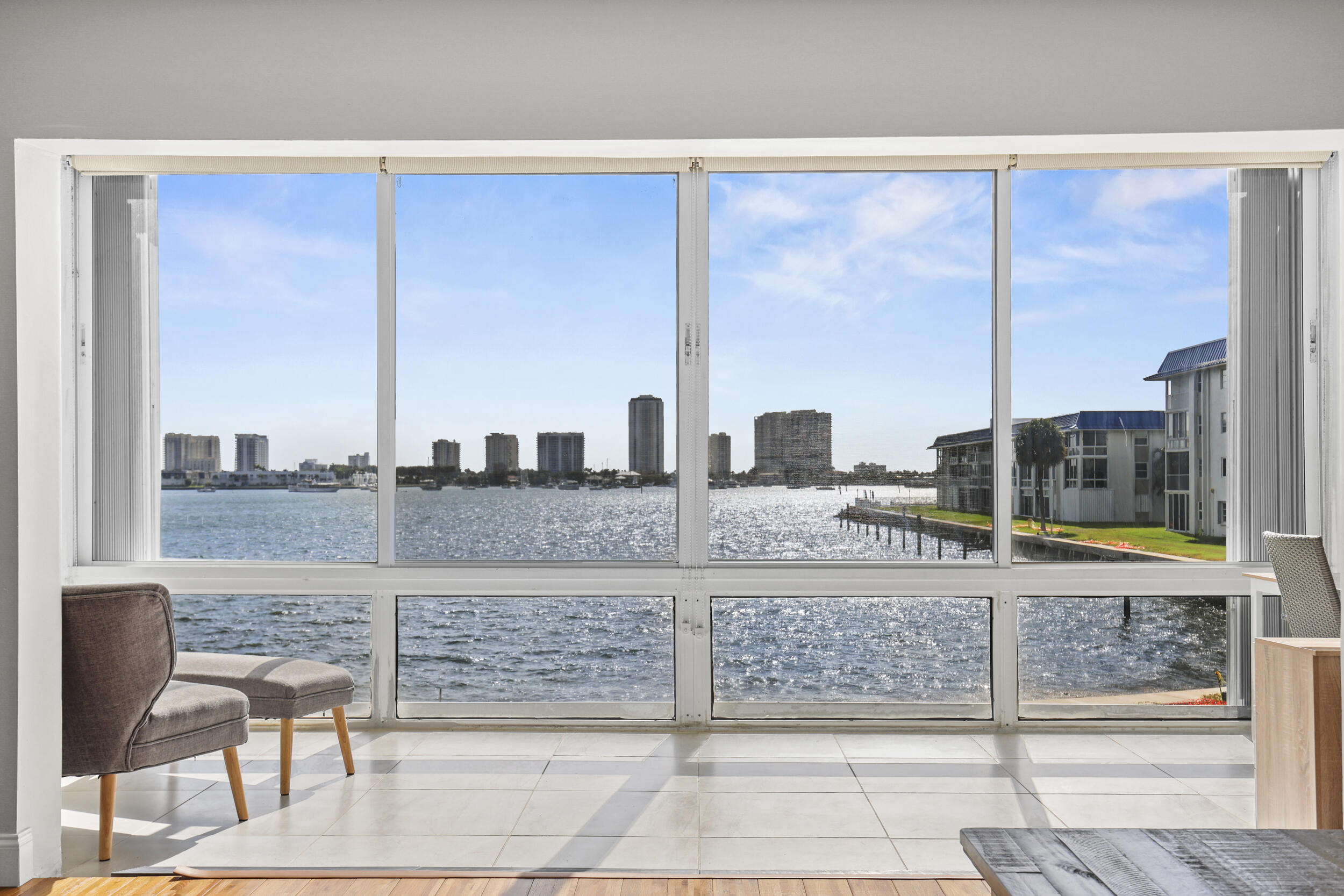 WILSHIRE NORTH CONDOS - Residential Lease