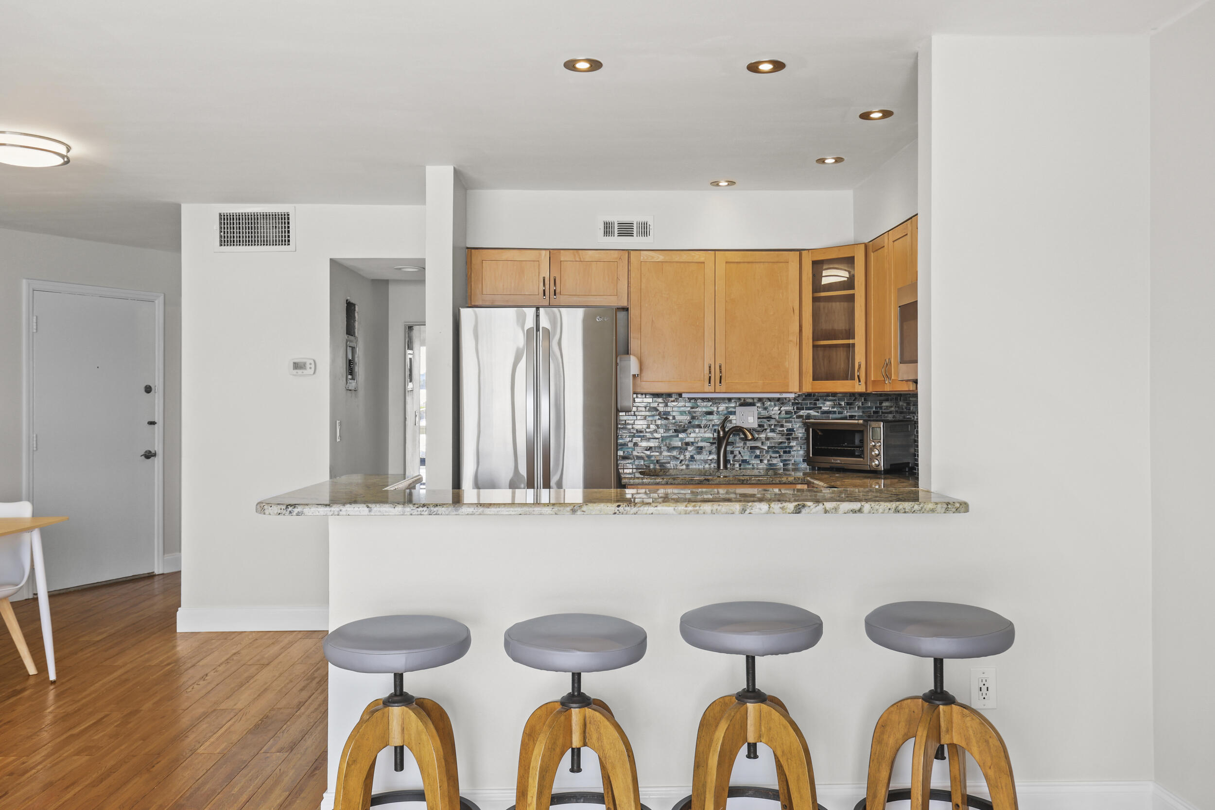 WILSHIRE NORTH CONDOS - Residential Lease