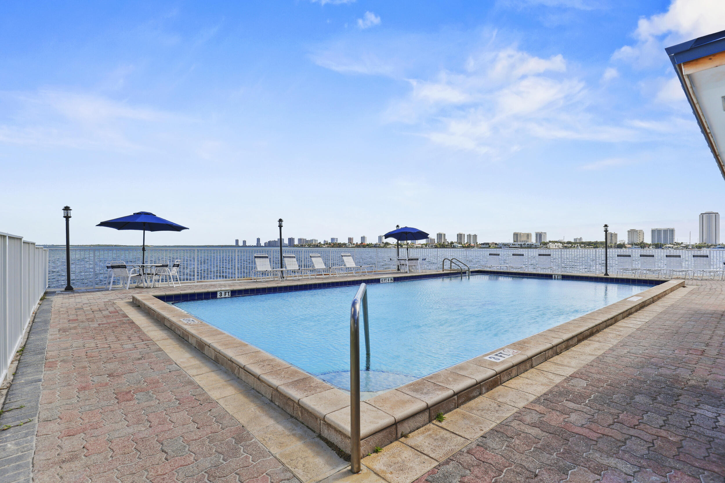 WILSHIRE NORTH CONDOS - Residential Lease