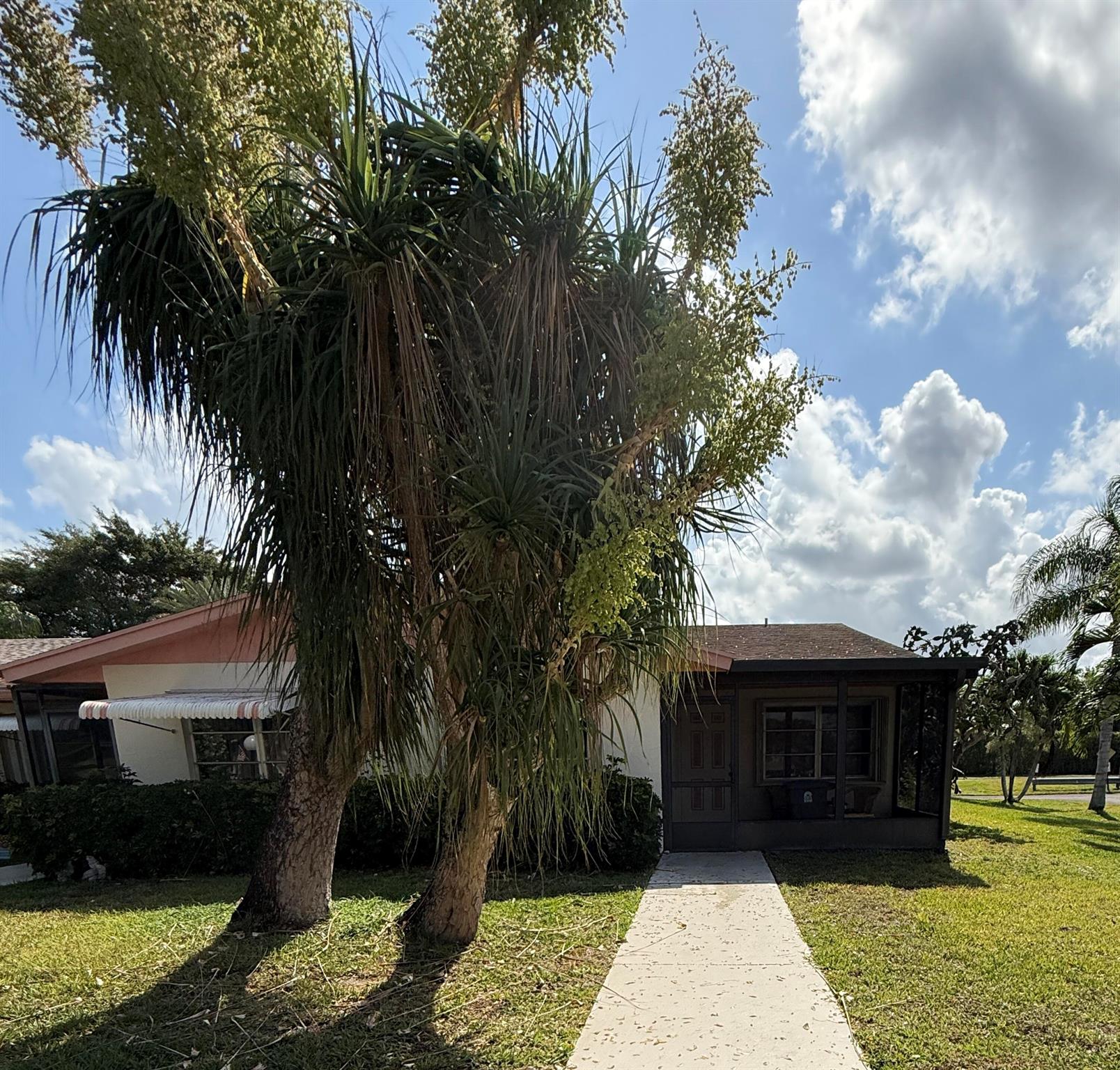 DELRAY VILLAS 1 - Residential Lease