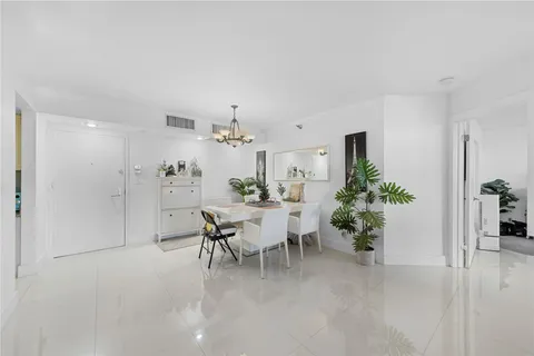 3600 Mystic Pointe Dr, Aventura, FL MLS: F10491225