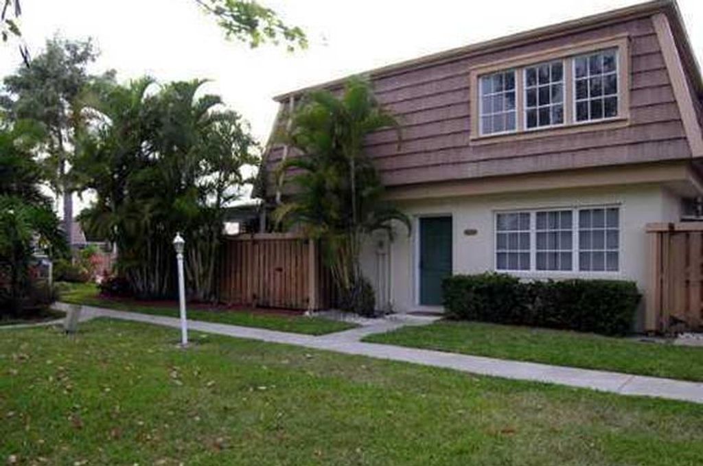 Photo of 4356 Hazel Avenue #B, Palm Beach Gardens, FL 33410 (MLS # R10702101)