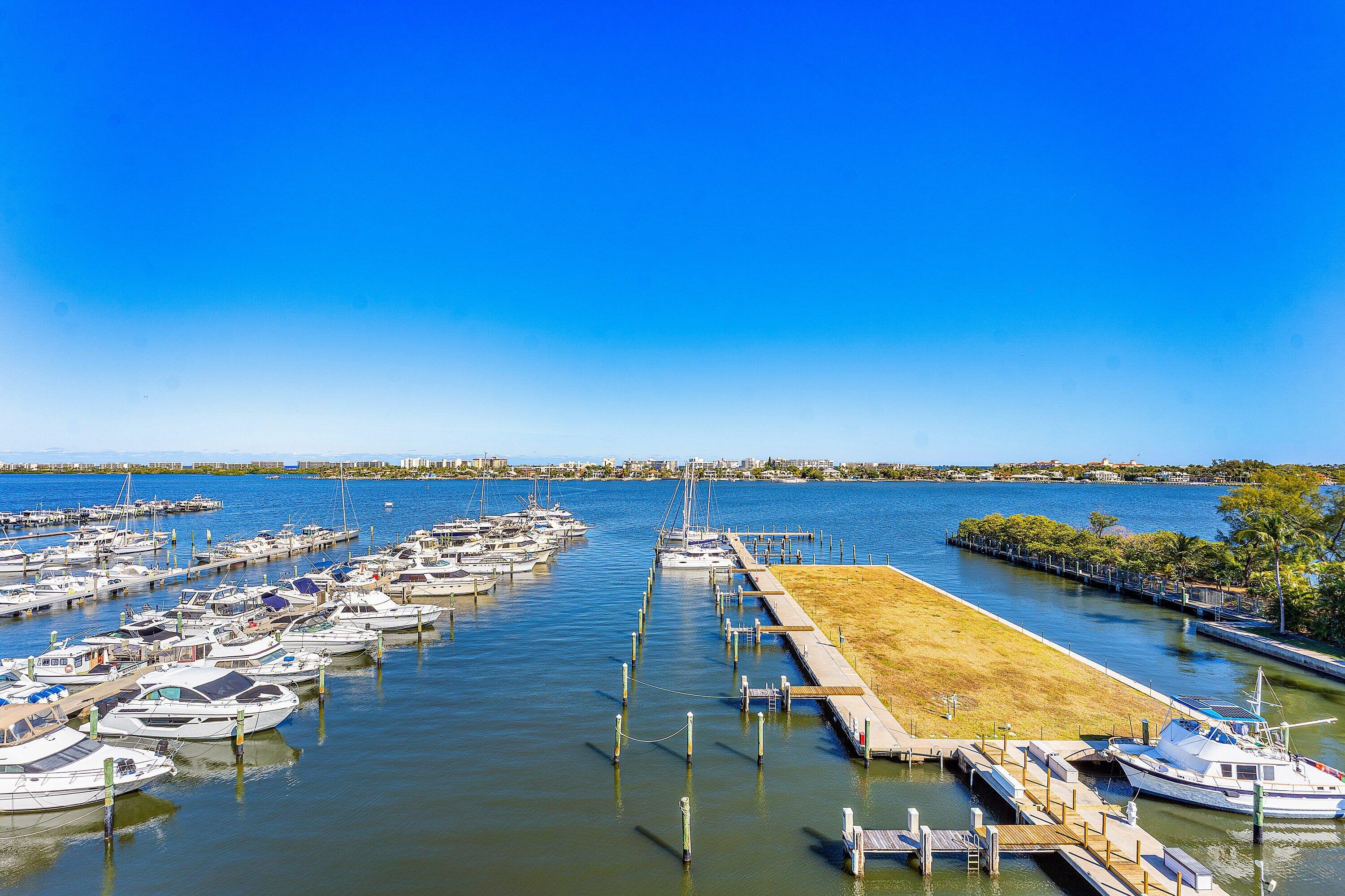 MOORINGS AT LANTANA CONDO 3 - Residential