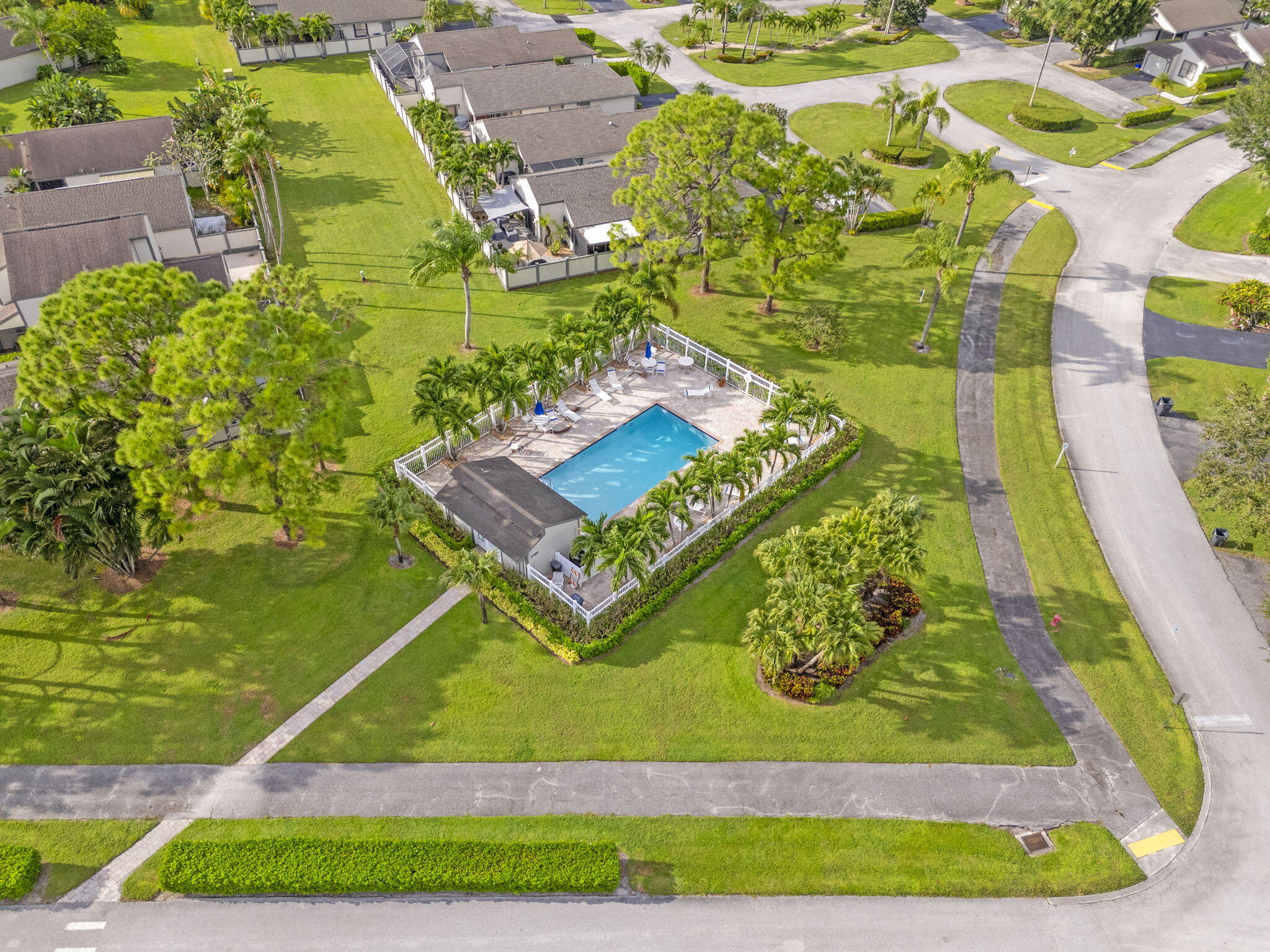 BEDFORD MEWS AT WELLINGTON - Residential