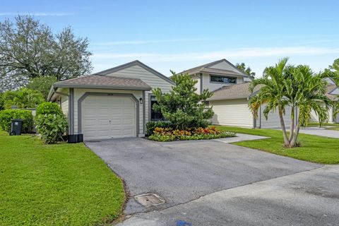 2474 Bedford Mews Wellington FL 33414